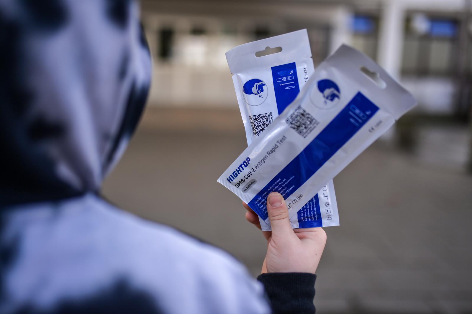 Učenicima podijeljeni testovi za samotestiranje na SARS-CoV-2