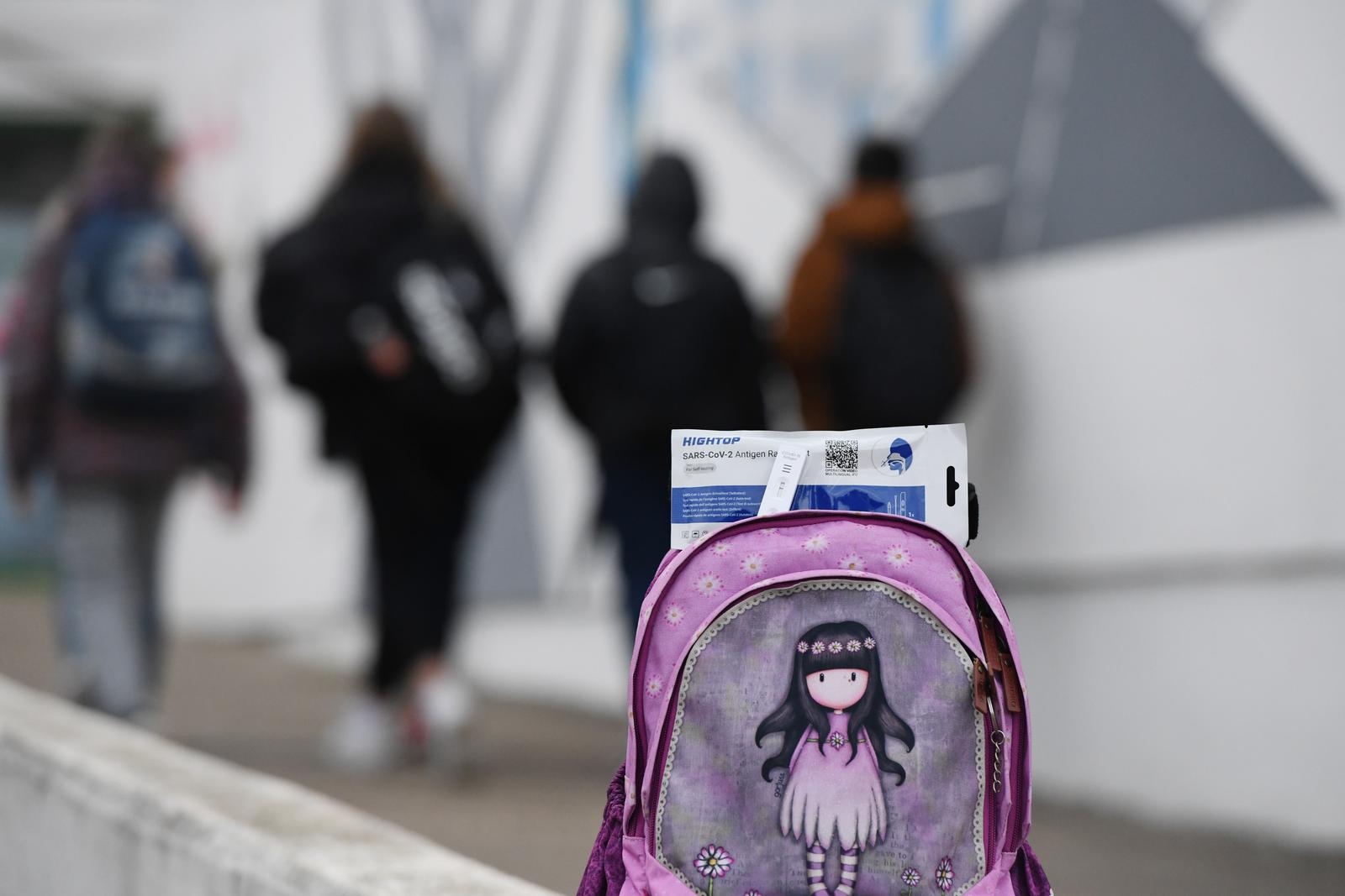 Od danas je krenulo neobavezno samotestiranje učenika u školi