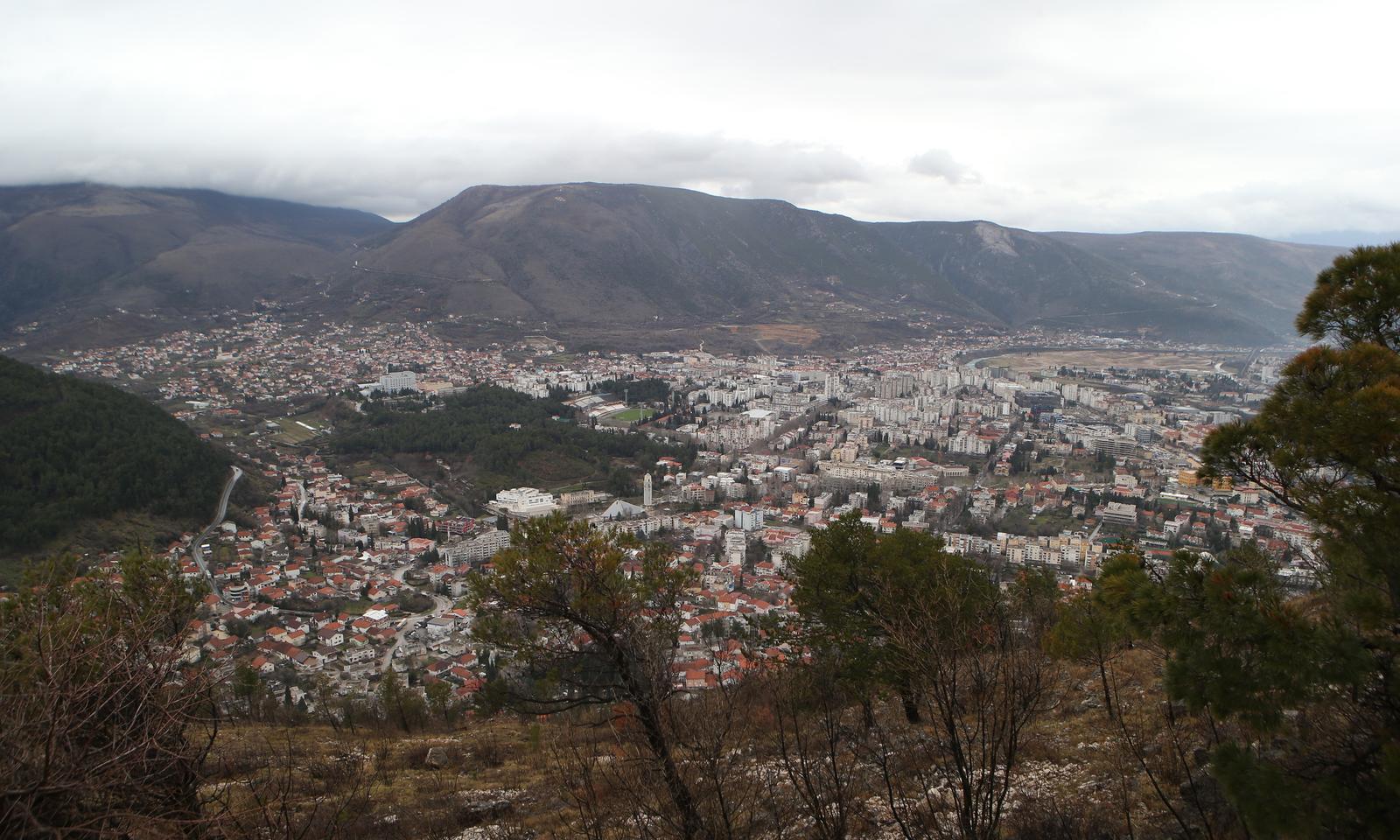 Panoramski pogled na Mostar