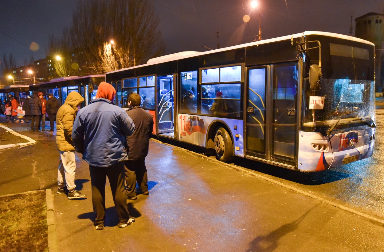 Donetsk, east Ukraine, announces mass evacuation