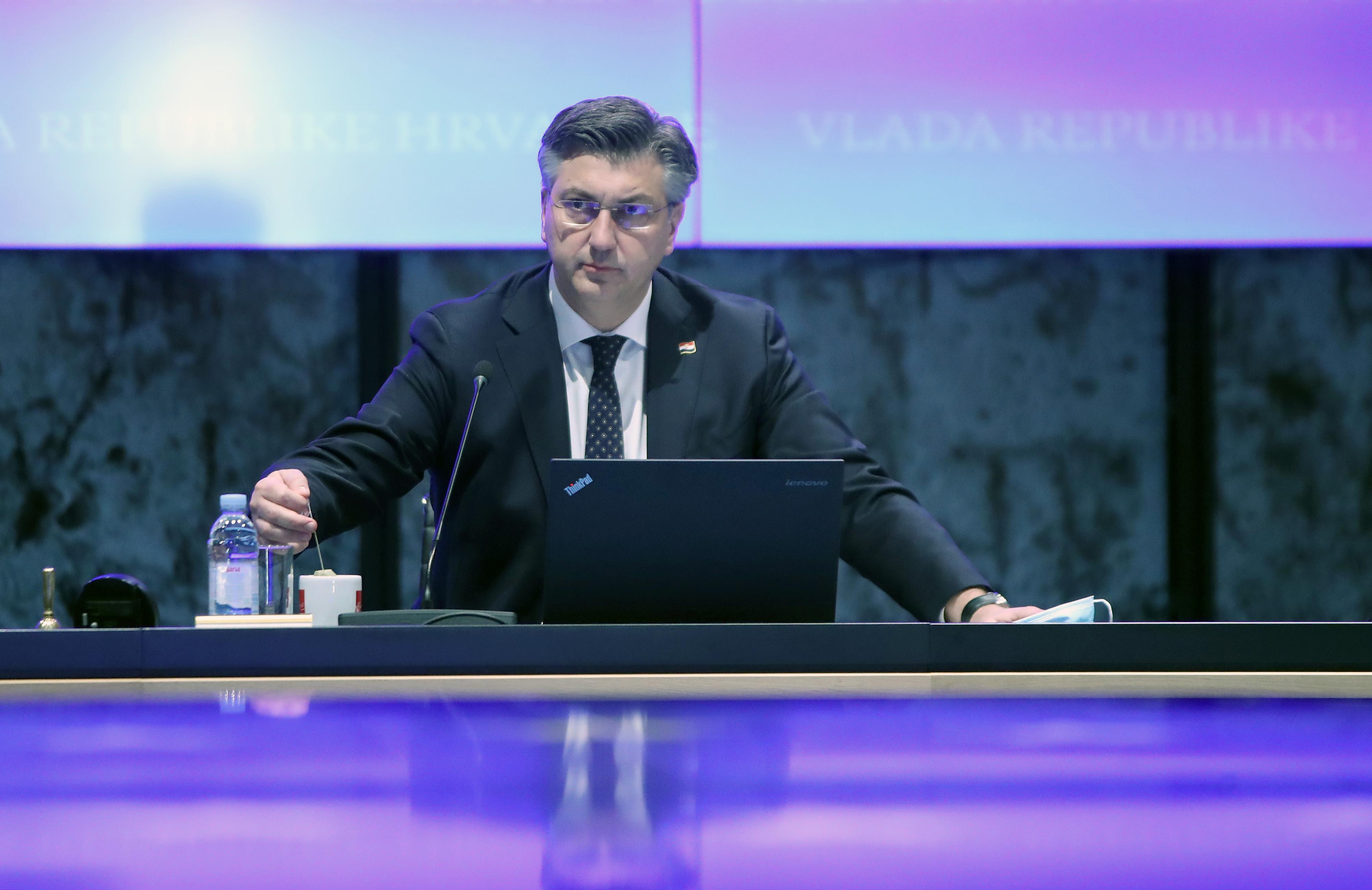 Premijer  Plenković izjavio je  da će Vlada i svi njezini resori i službe učiniti sve da Hrvatska, u uvjetima ruske agresije na Ukrajinu, funkcionira normalno