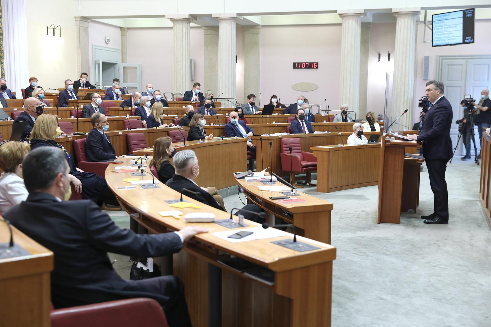 Zagreb: Premijer Andrej Plenković podnosi izvješće Saboru o stanju u Ukrajini