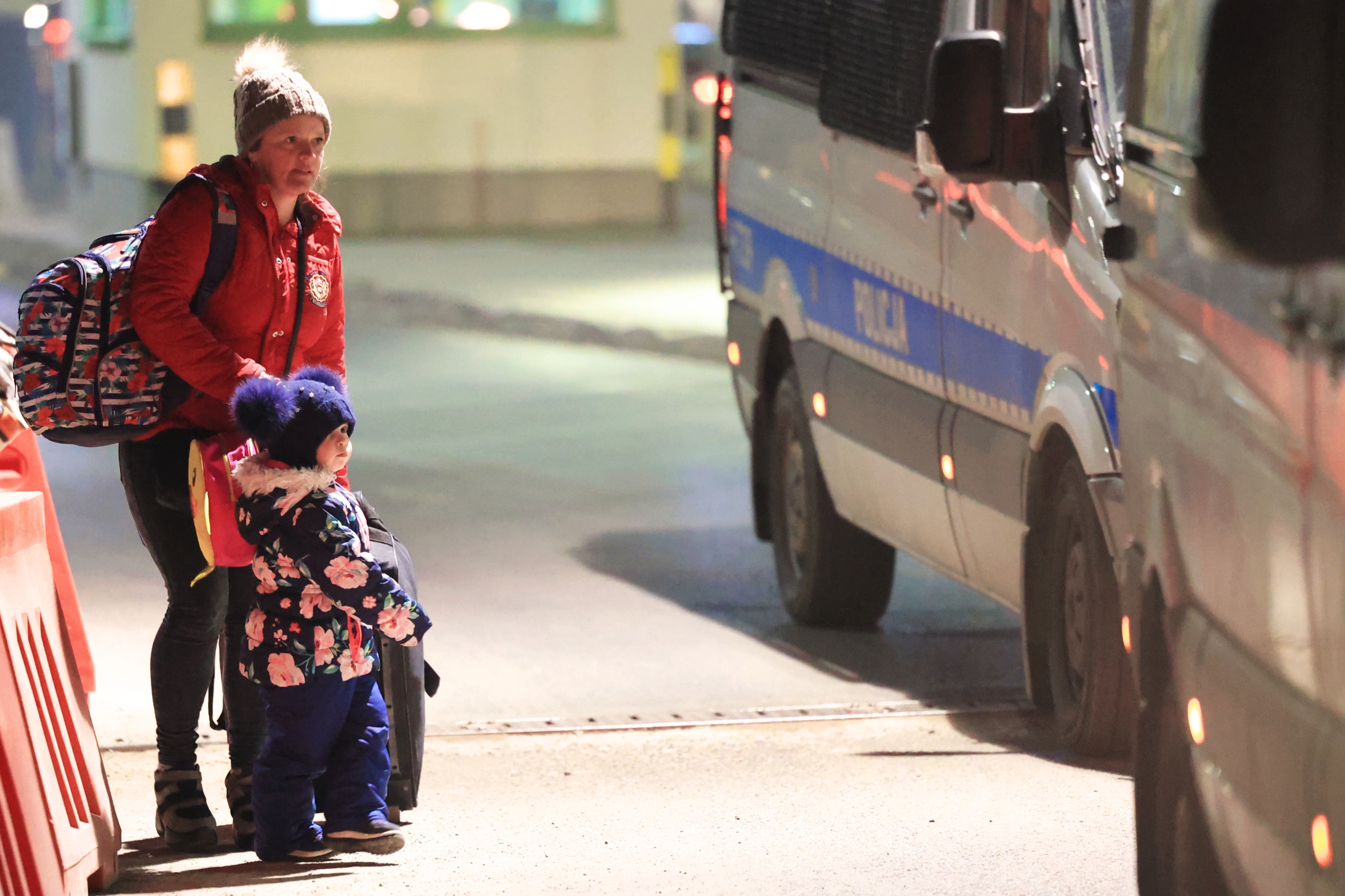 ukrajina, izbjeglice, djeca, granični prijelaz