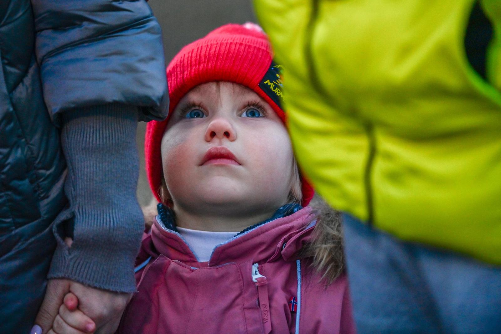 Mađarska: Ukrajinske izbjeglice u sve većem broju pristižu na granični prijelaz Zahony
