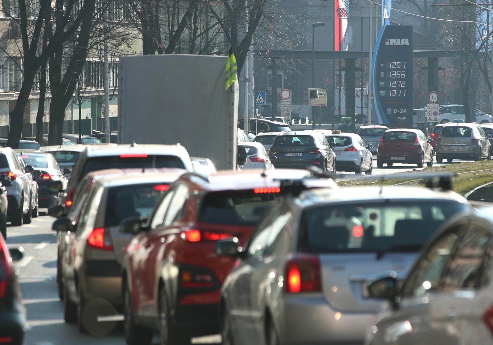 Na snagu su stupile  nove cijene goriva