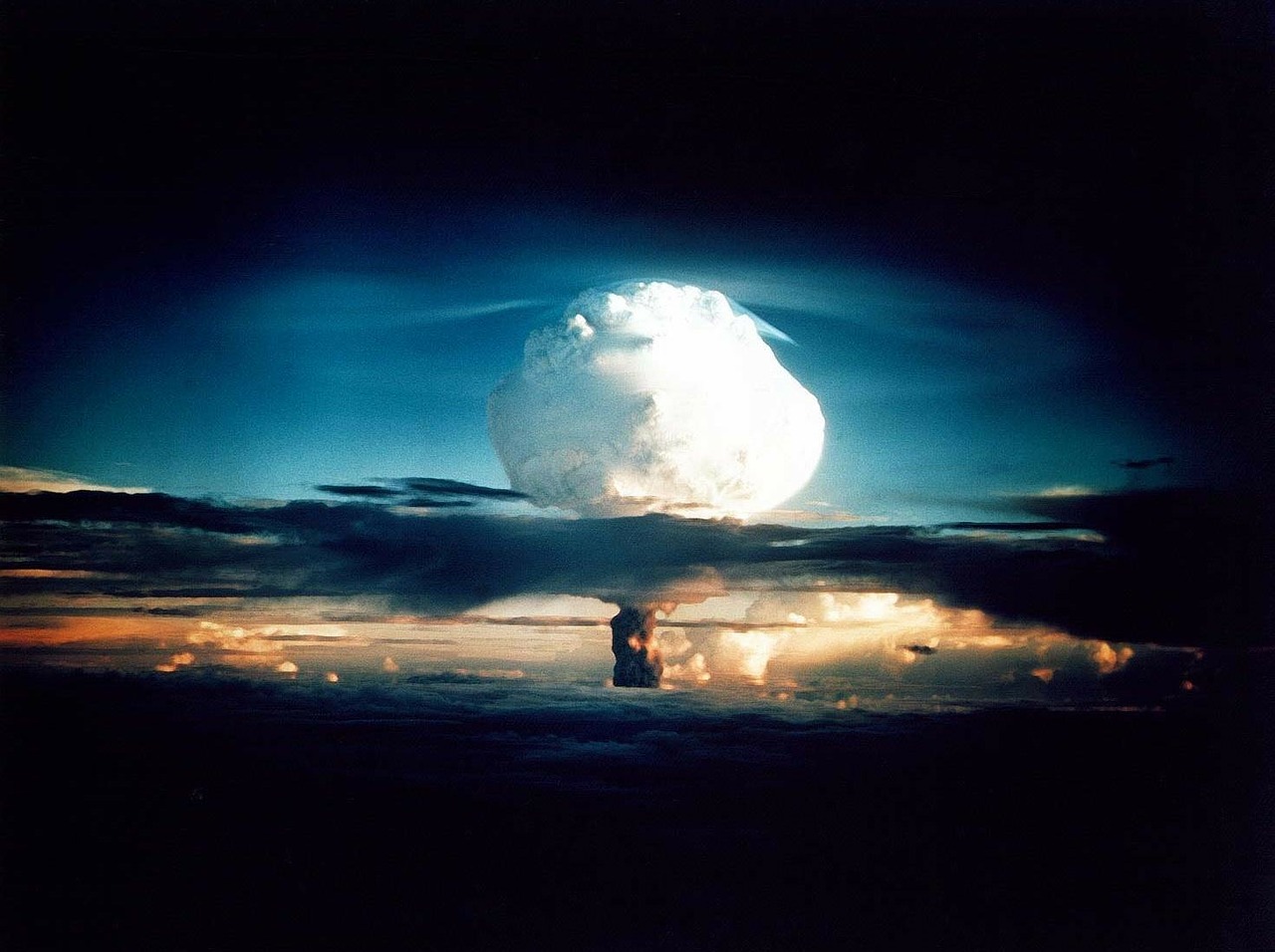 hydrogen-bomb, hidrogenska bobma, nuklearna bomba, eksplozija, nuklarni rat,