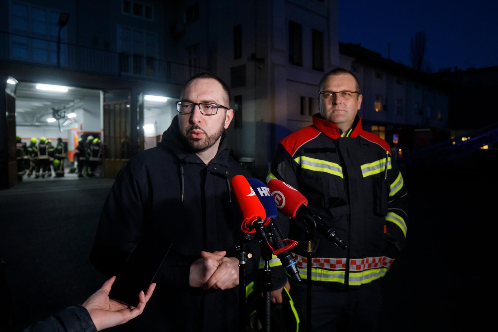 Zagreb: Tomislav Tomašević pridružio se vatrogascima u akciji solidarnosti i podrške Ukrajini