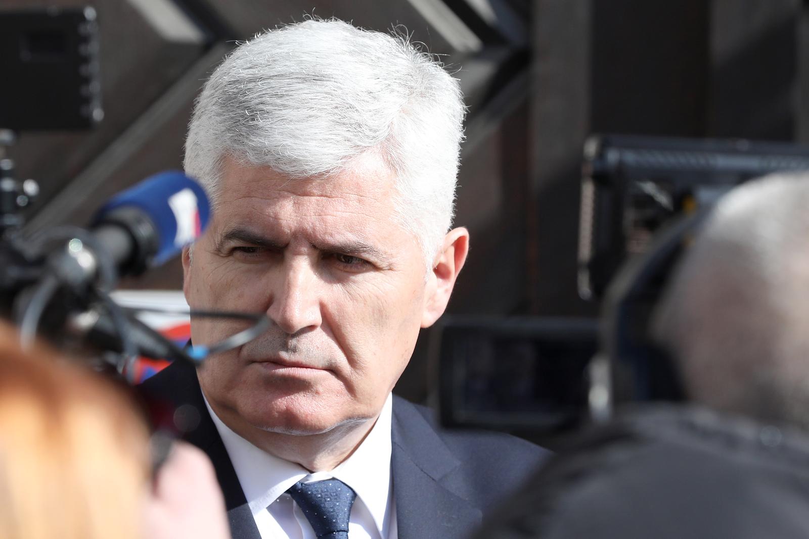 Dragan Čović dao izjavu za medije nakon tribine u Hrvatskom generalskom zboru