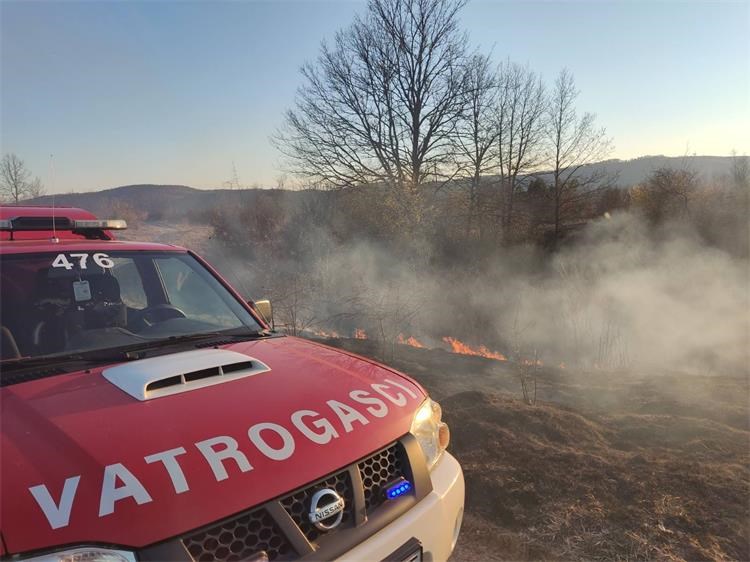 DVD Vatrogasci Slunj_Požar otvorenog prostora-Donja Visočka_2