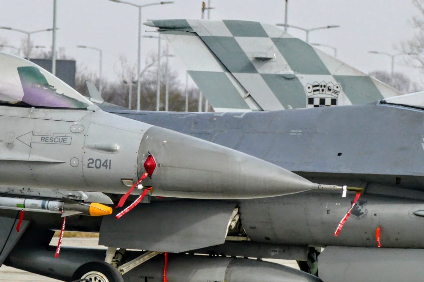 avioni vojni borbeni ratni