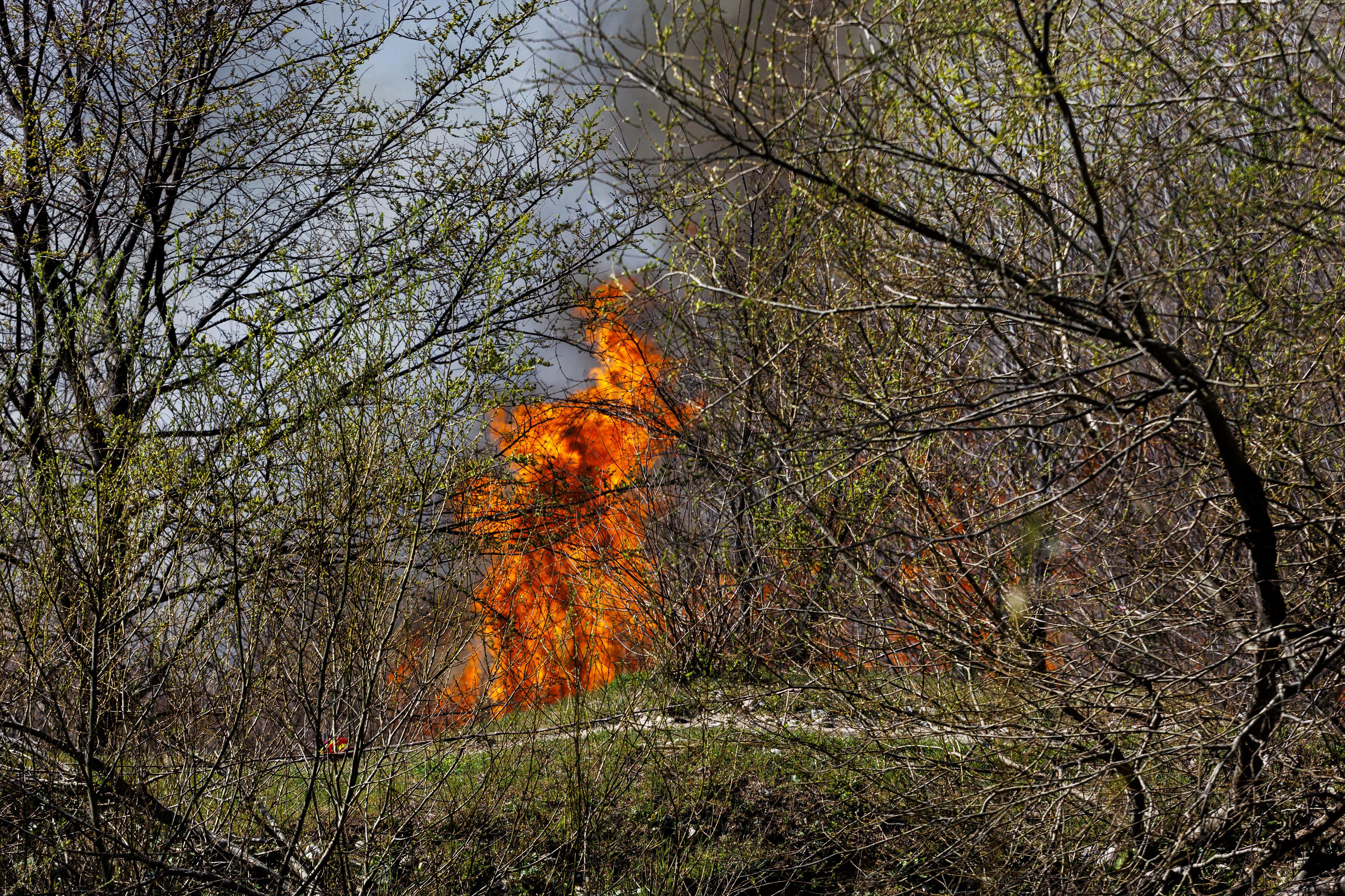 Tijekom dana planuo je požar uz rijeku Žrnovnicu