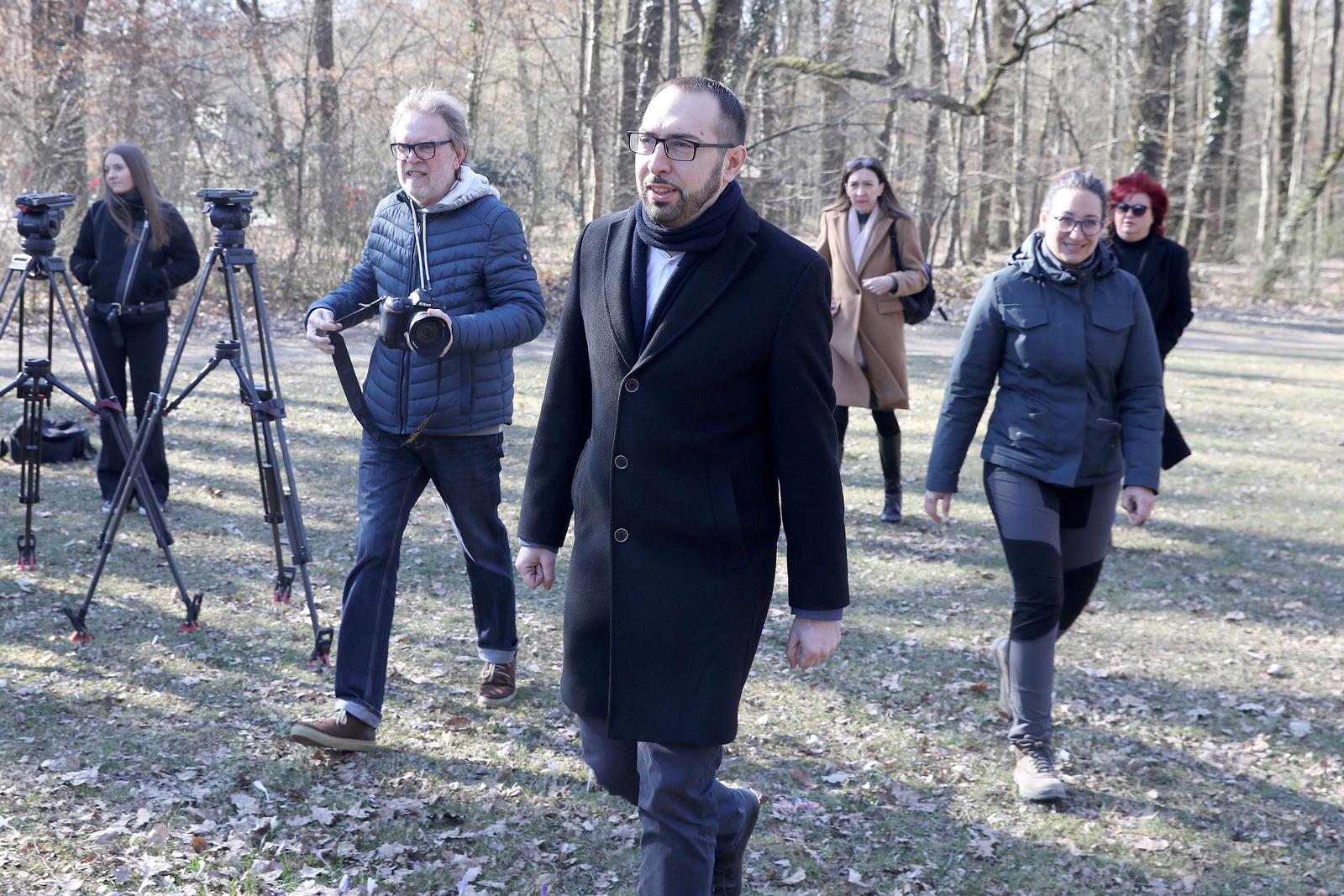 Zagreb: U Maksimiru posađena stabla u sklopu projekta "Sadnja stabala zavičajnih vrsta drveća na prvi dan proljeća"