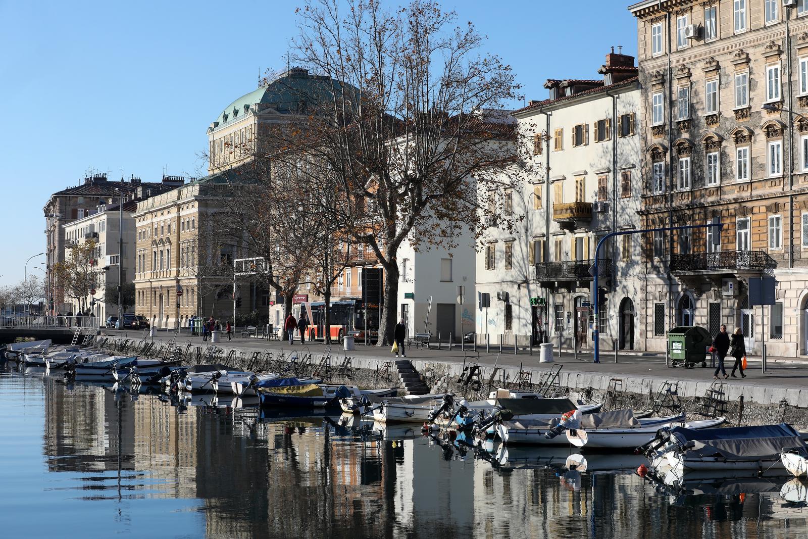 Pogled s Mrtvog kanala i Rječne na gradska naselja