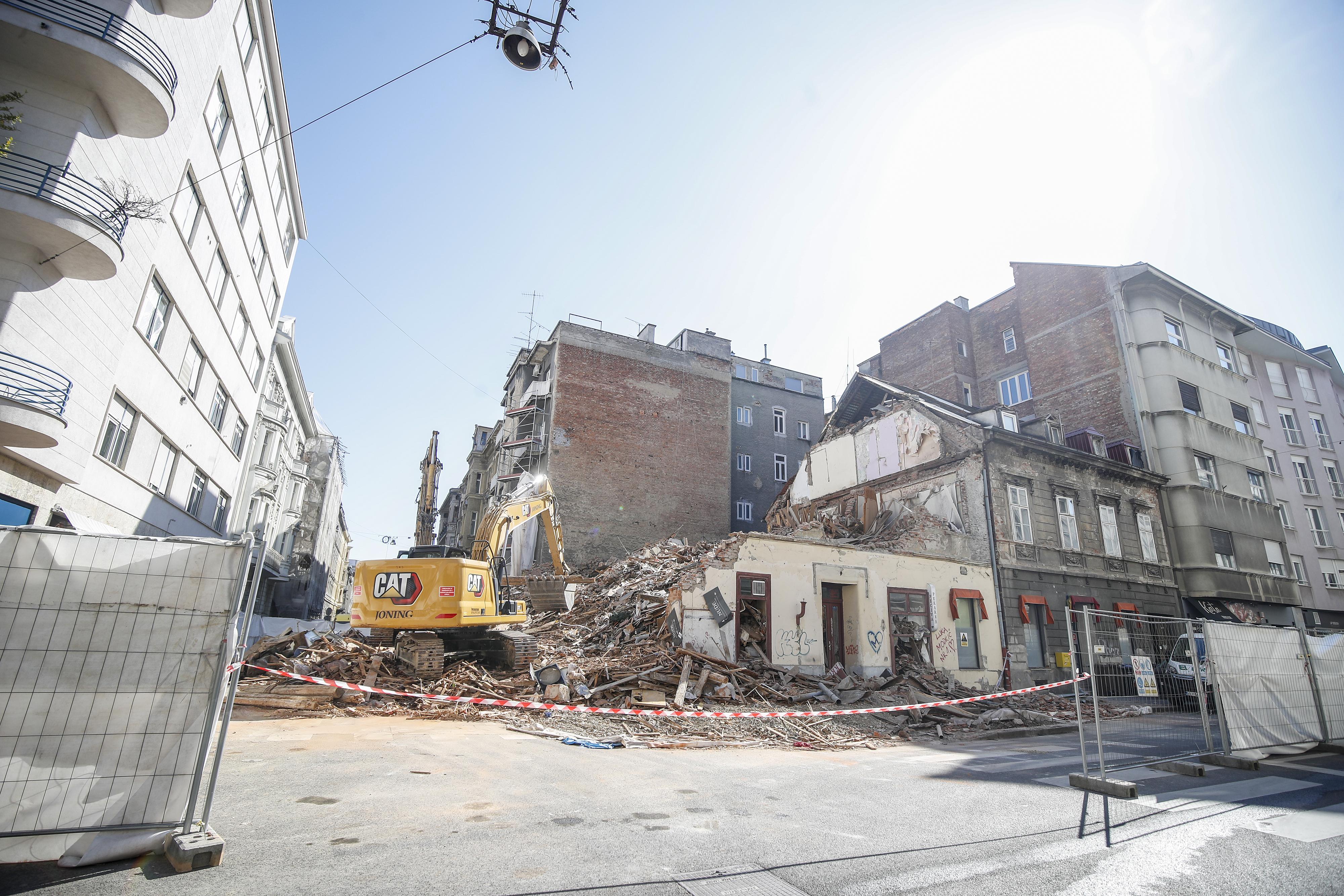 Zagreb: Rušenje kuće u Đorđićevoj ulici koja je stradala u potresu