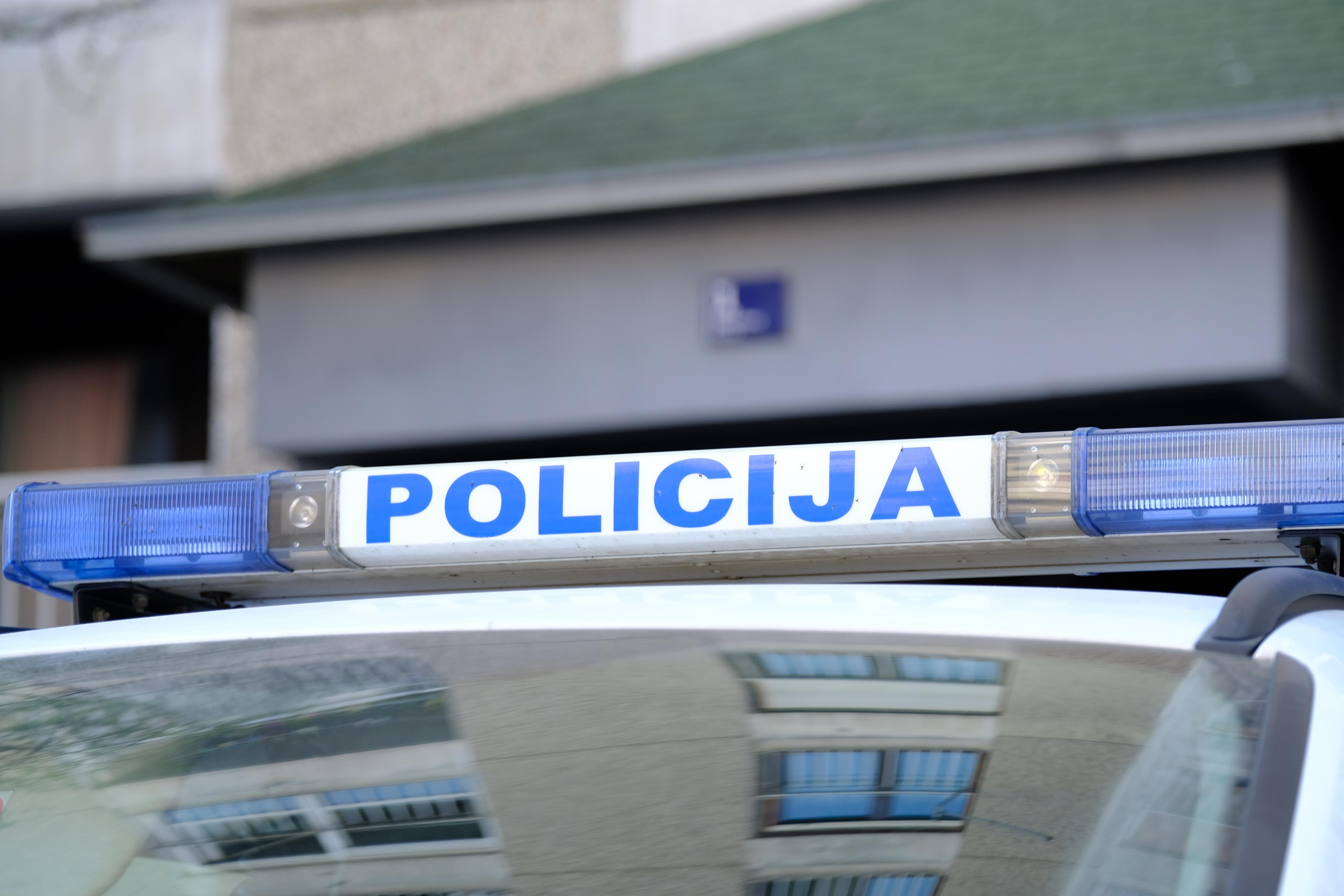 Zagreb: Policijski očevid u zgradi na Vrbanima gdje je pronađeno tijelo žene