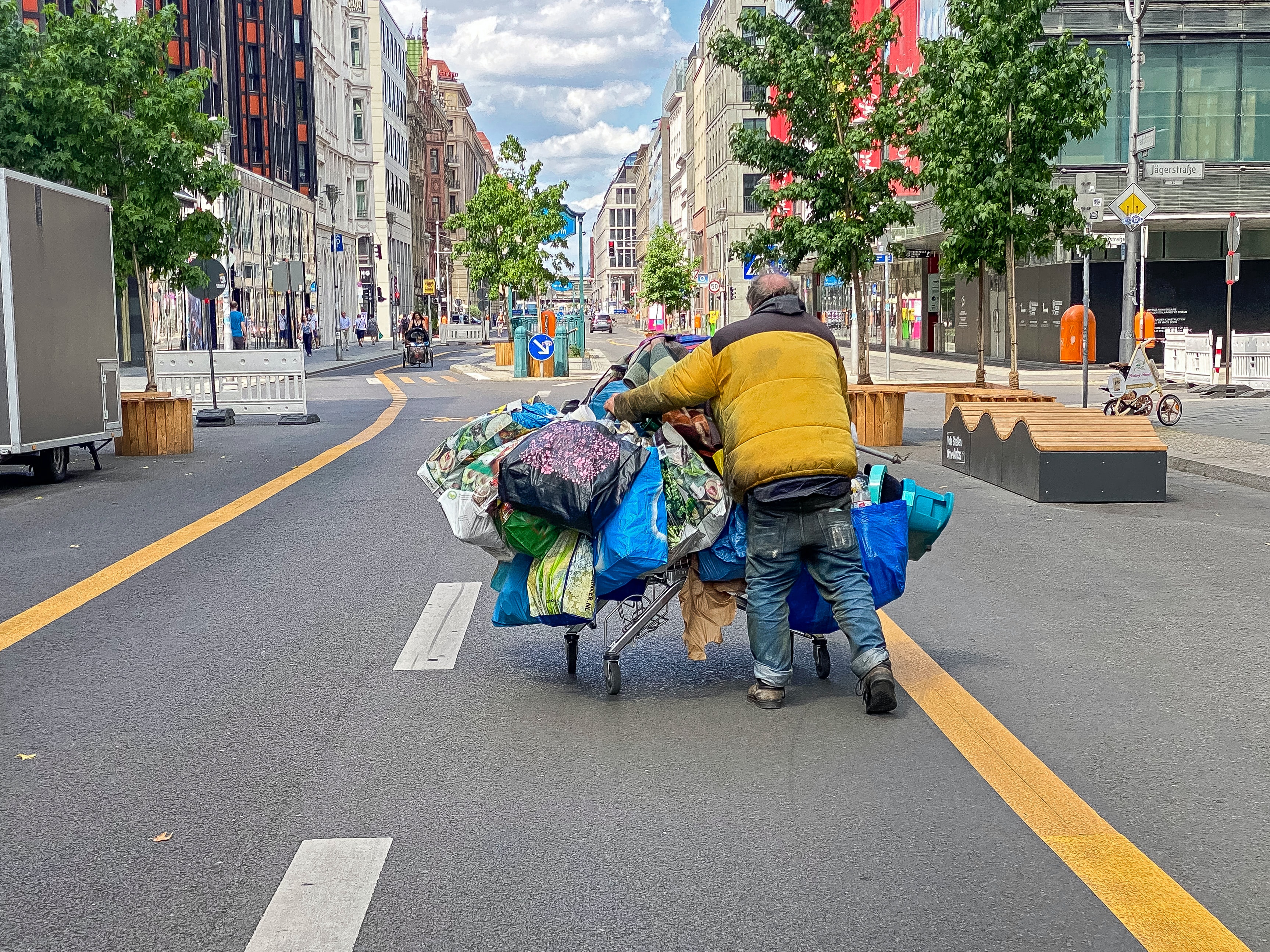 siromaštvo, siromašni, beskućnik, prosjak, besparica, nestašica, starost, čemer, bijeda, jad, siromah,