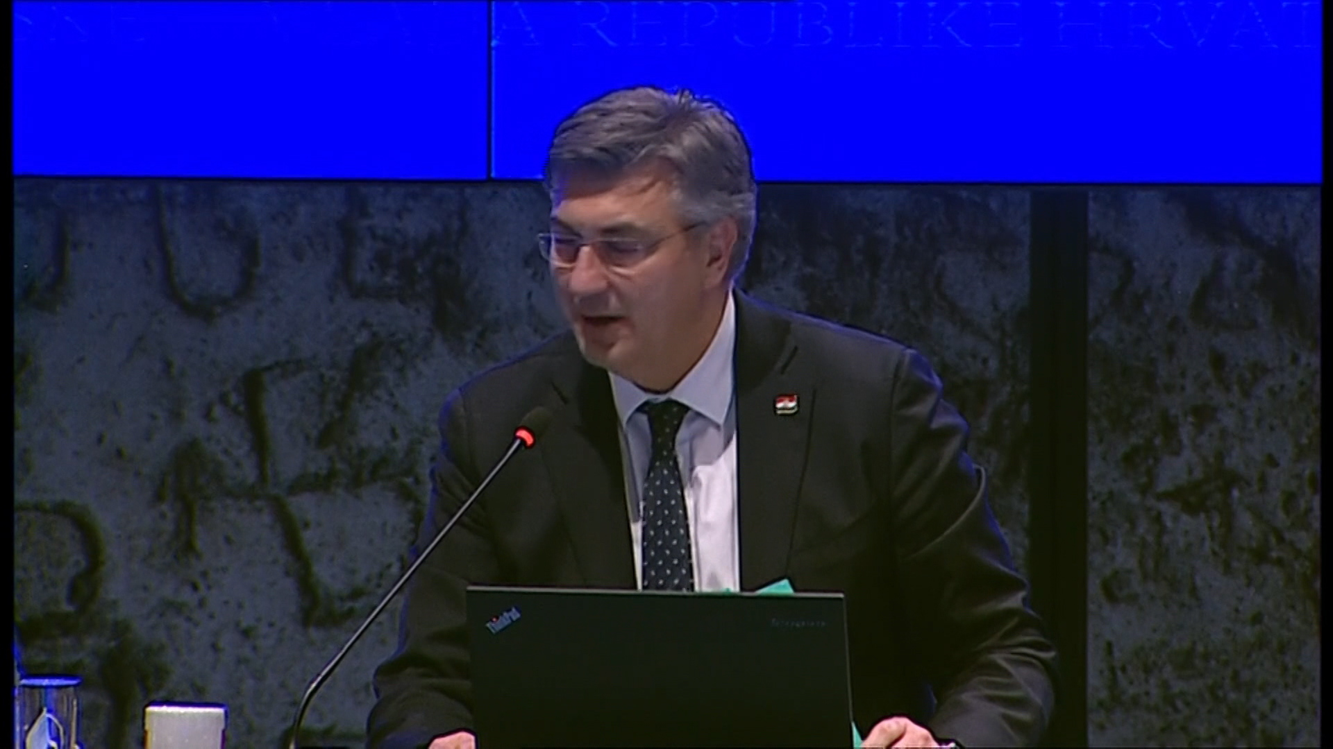 ZG-MEDVED CESTITKA PLENKOVICU SOT-MRG(20220331-124907276).mxf.00_00_28_15.Still002