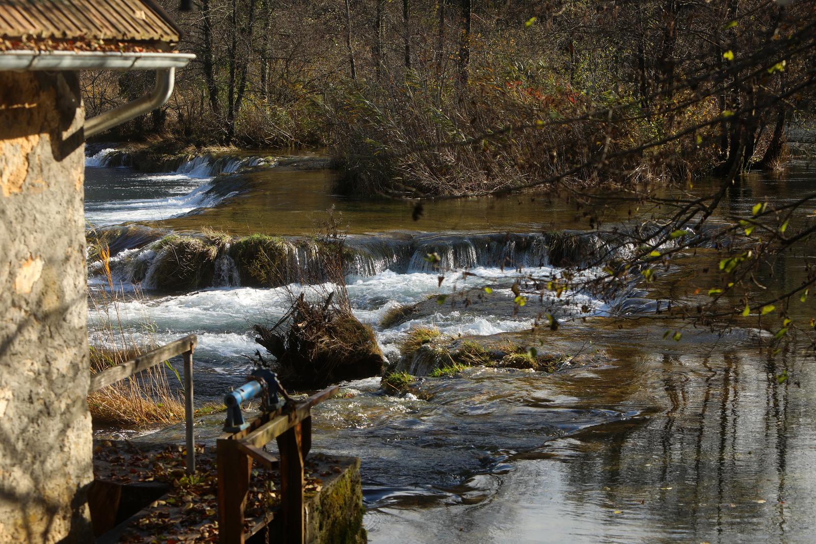 Boje jeseni  na rijeci Mrežnici