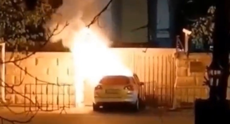 02e6a5d4-d4bb-4b01-8271-82c320674595