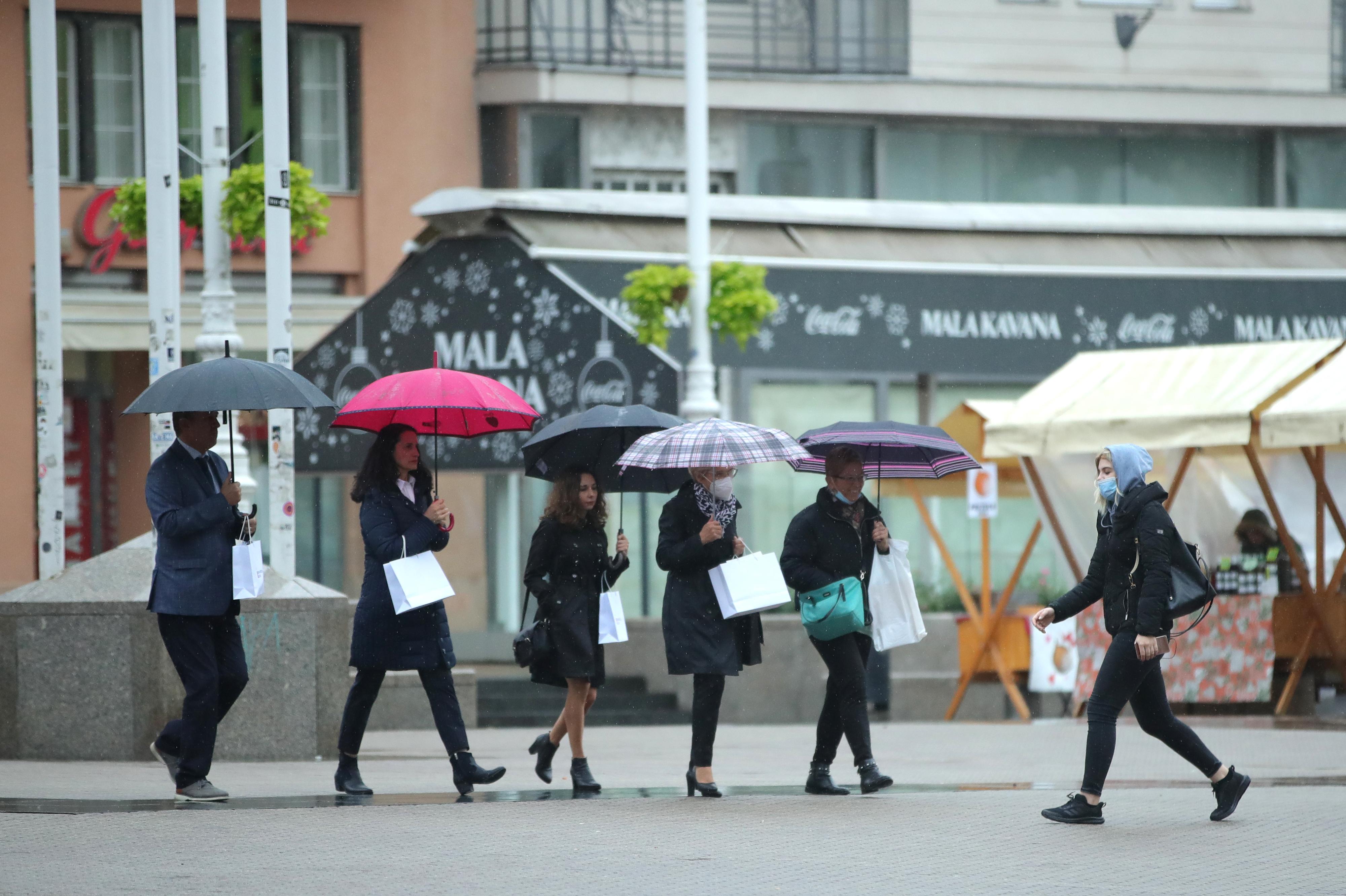 Kišno i hladno jutro u Zagrebu