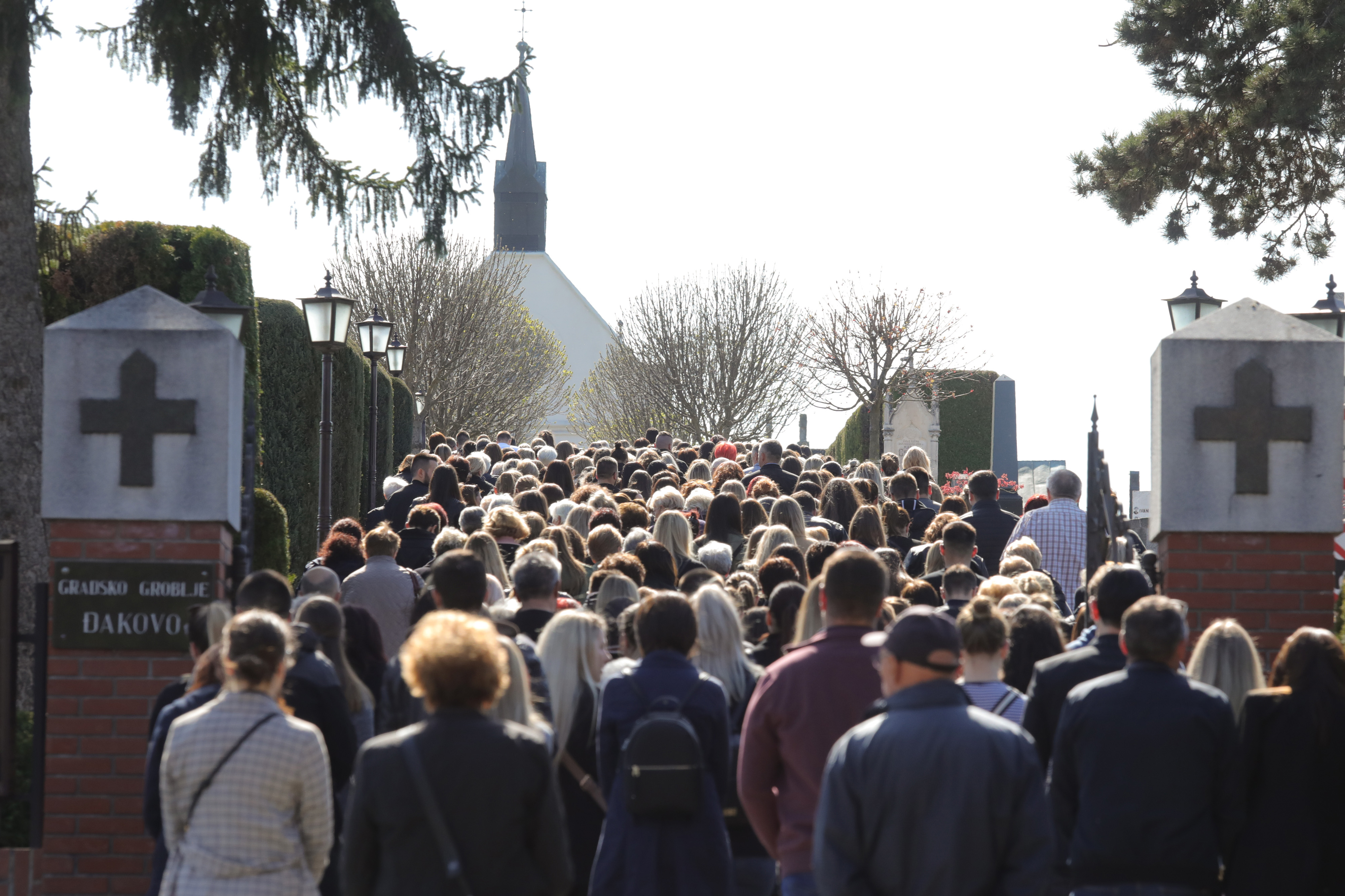 Đakovo: Posljednji ispraćaj rukometaša Denisa Tota