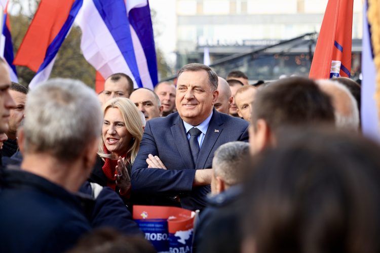Milorad Dodik, skup podrške