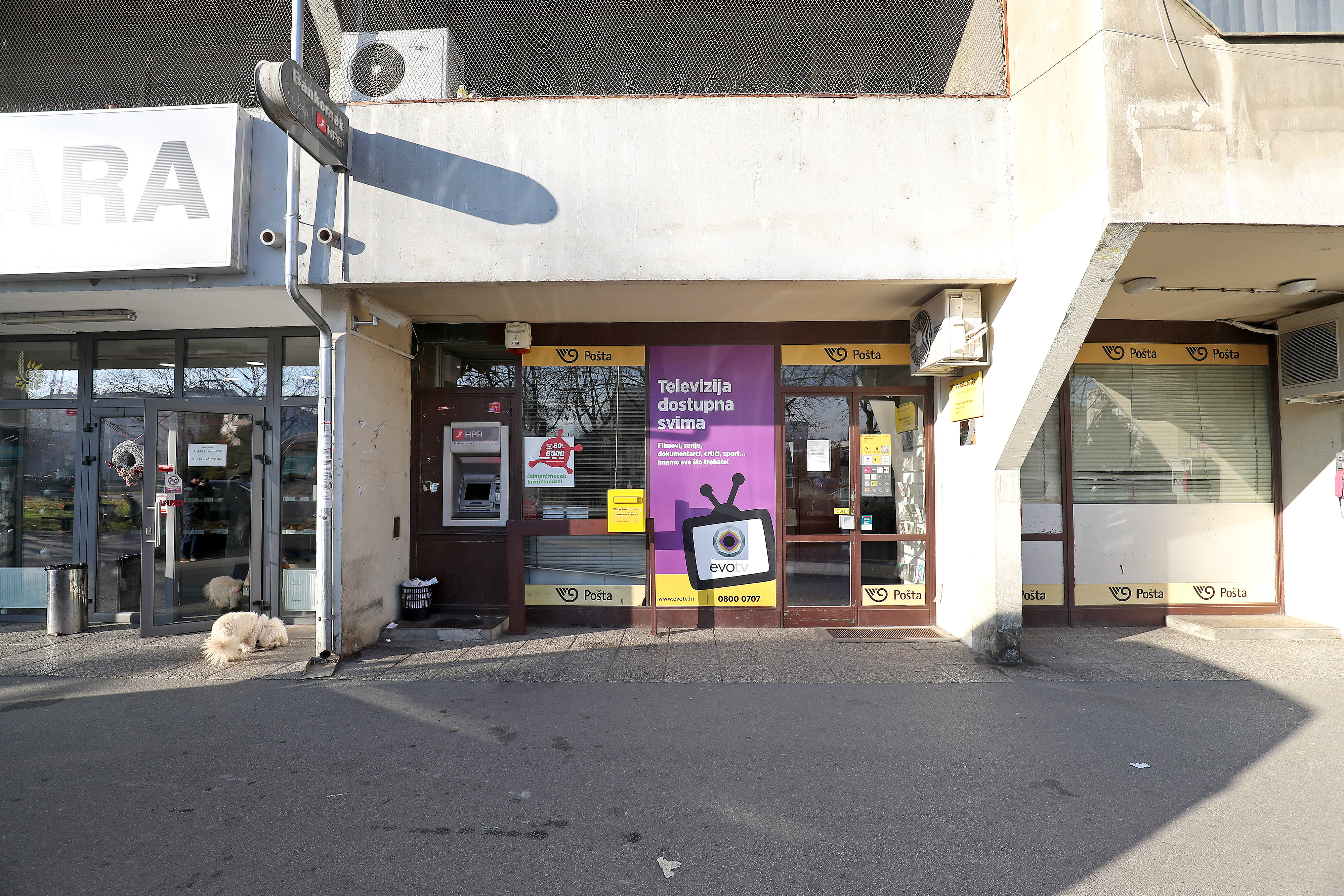 Zagreb: Poslovnica Hrvatske pošte na Srednjacima