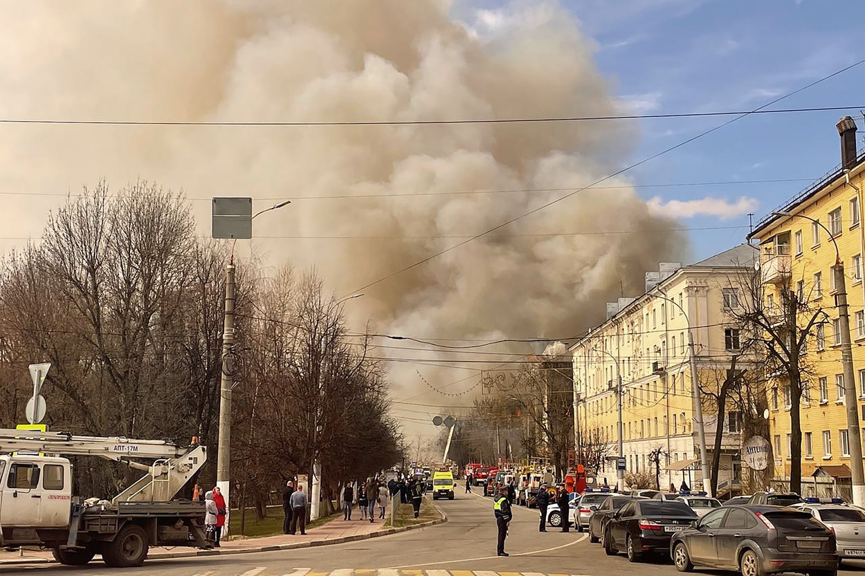 Fire hits military research facility in central Tver, Russia