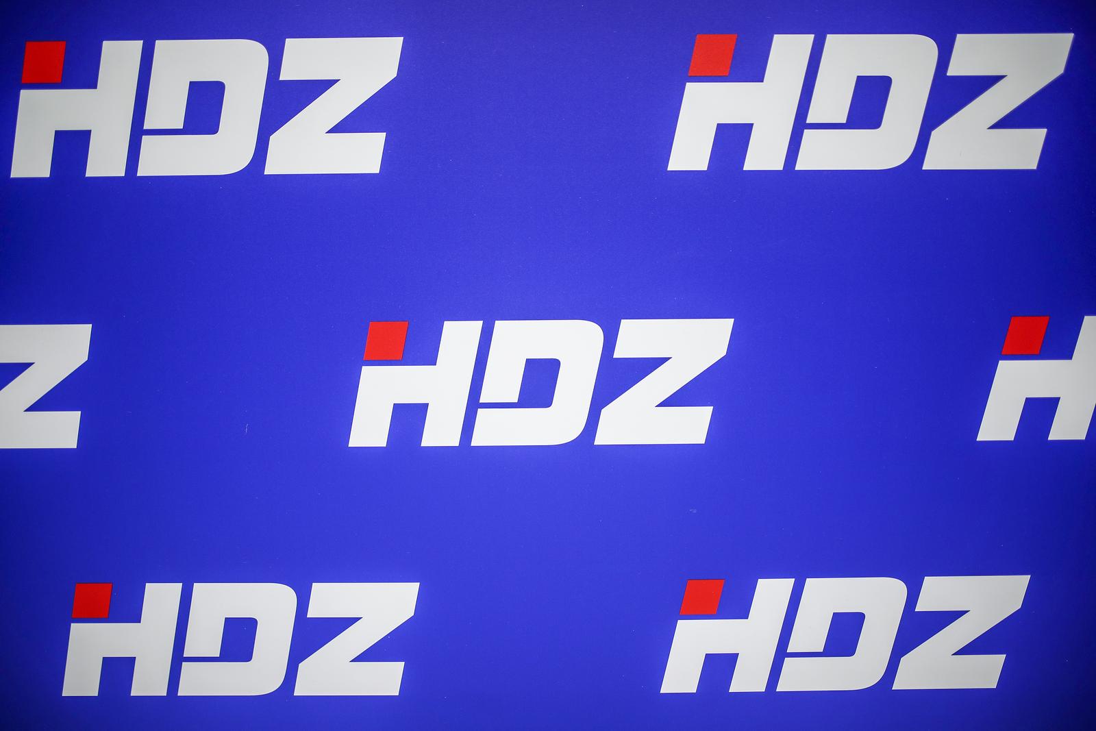 Zagreb: Plenković se obratio medijima nakon video sjednice Predsjedništva HDZ-a