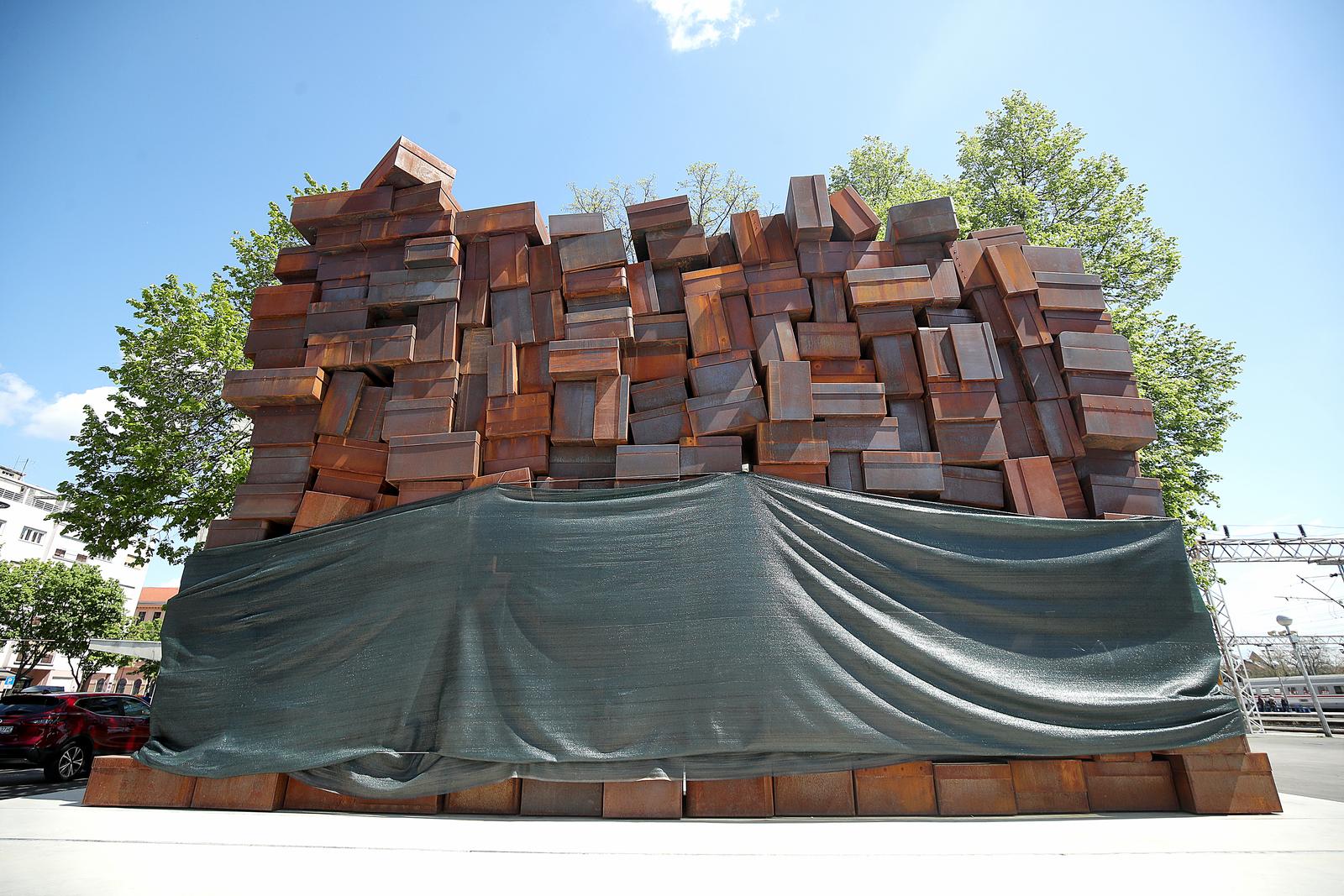 Zagreb: Spomenik žrtvama Holokausta i ustaškog režima u Branimirovoj ulici ispred zgrade Pošte