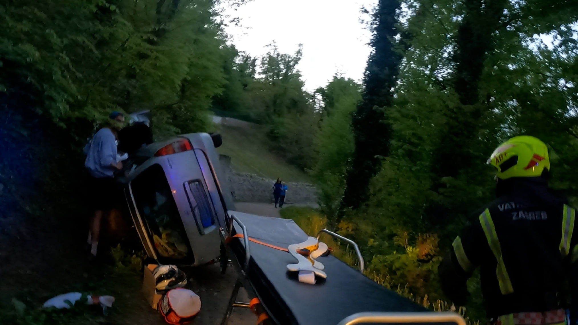 auto, sljeme, vatrogasci