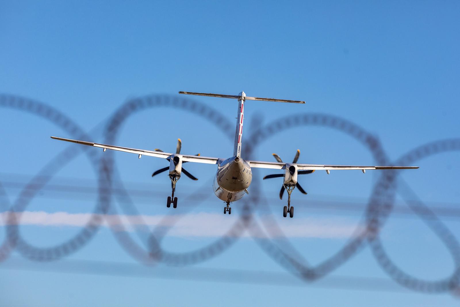 Avion Croatia airlinesa slijeće u zračnu luku Pula