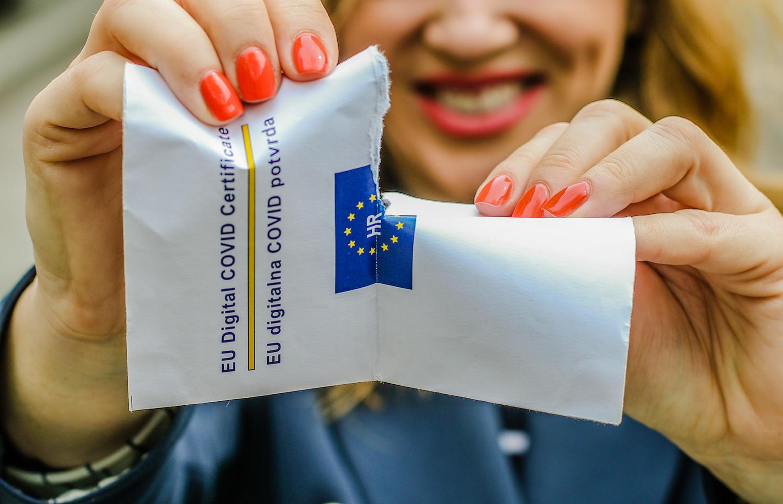 Zbogom COVID potvrdama i zatitnim maskama