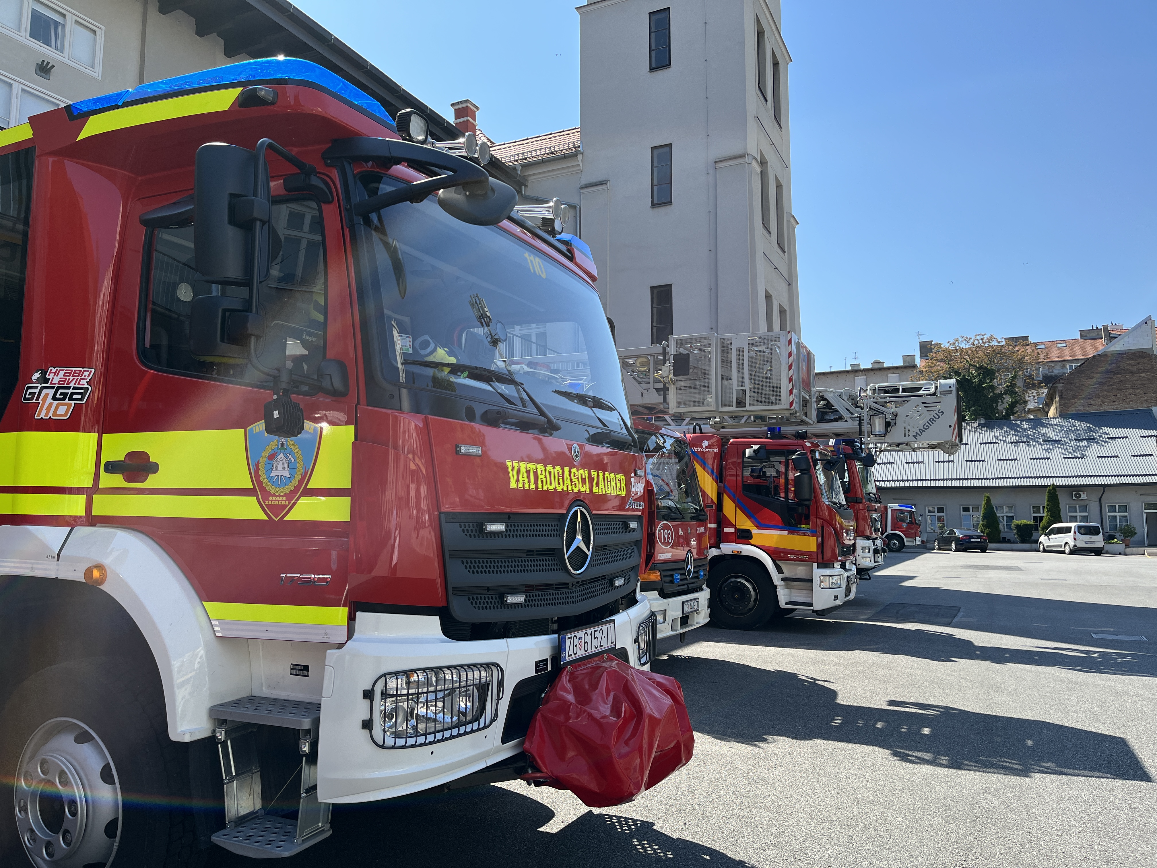 vatrogasci, vatrogasna postrojba, jvp zagreb, vatrogasci savska,