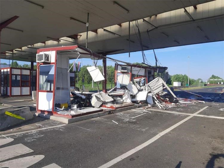 granični prijelaz, kućice, Mađarska