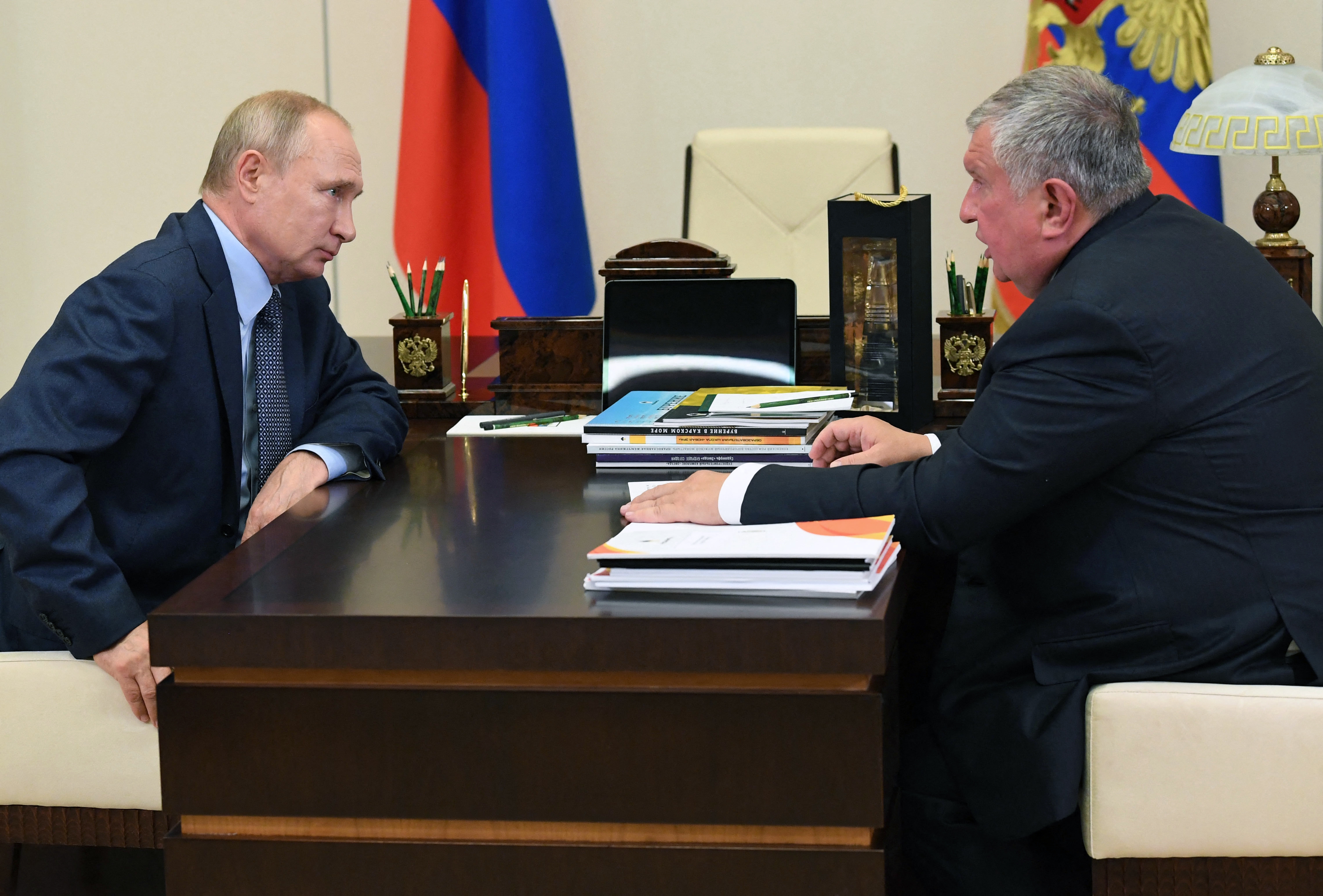 vladimir putin, igor sečin