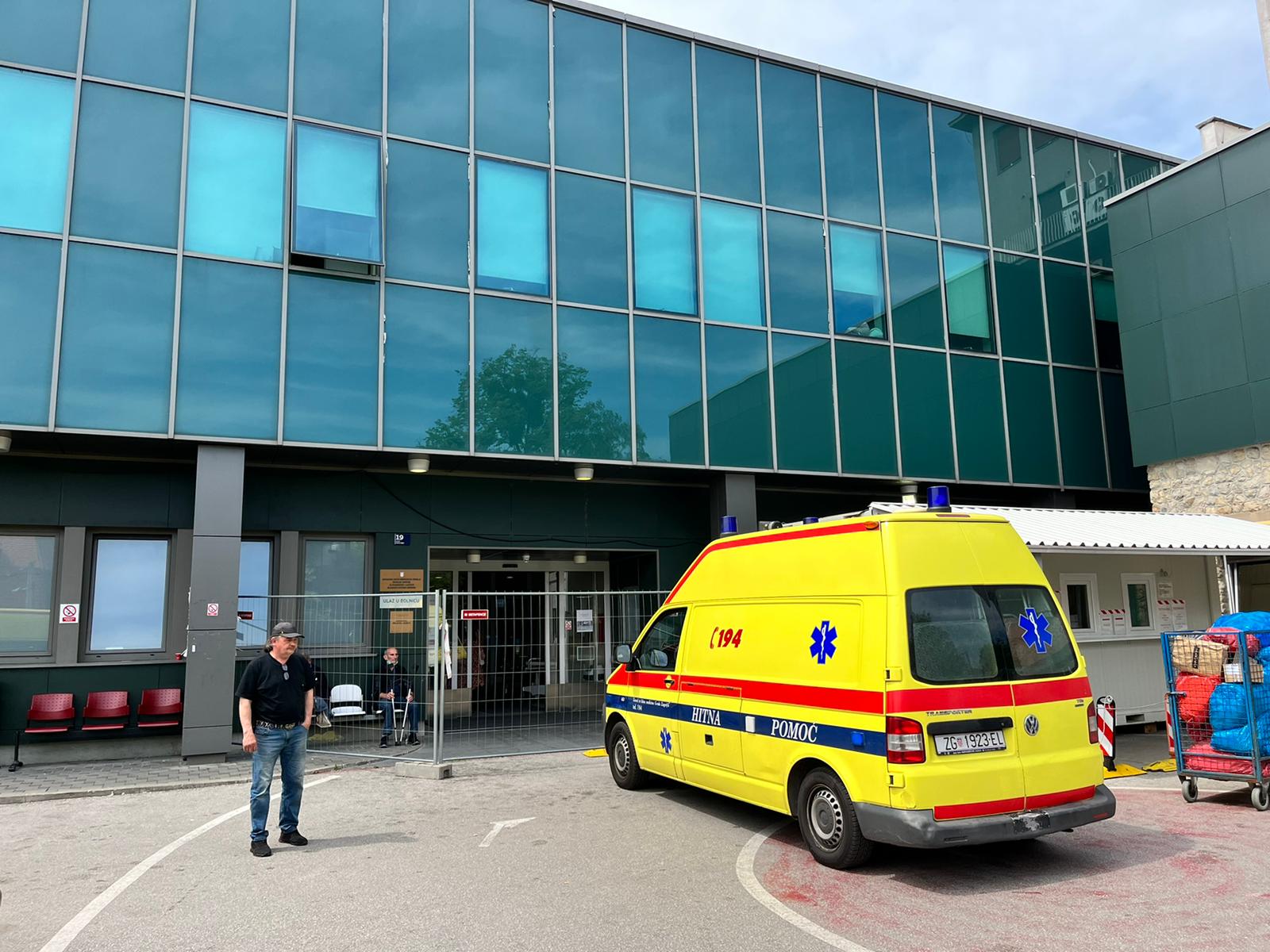 KB Merkur, bolnica Merkur, Merkur, klinička bolnica Merkur, HITNA POMOĆ, sanitetski prijevoz