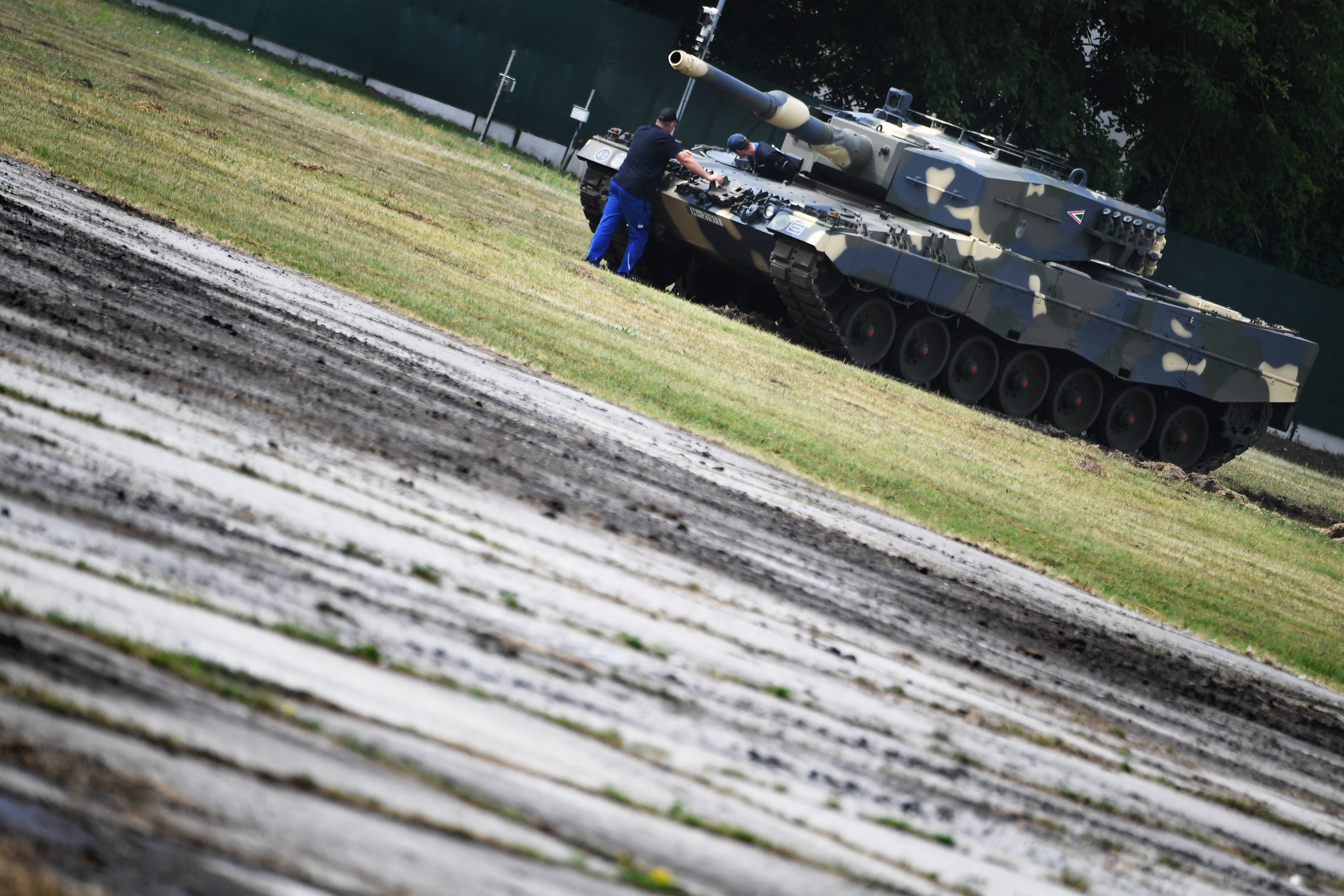 oklopna haubica, samohodna haubica, KMW 2000,