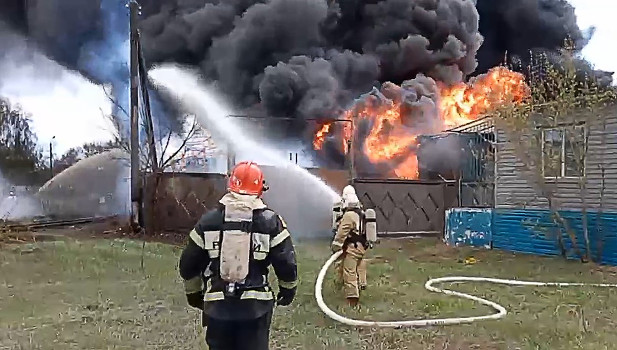 Container carrying solvent catches fire in Russia's Nizhny Novgorod Region