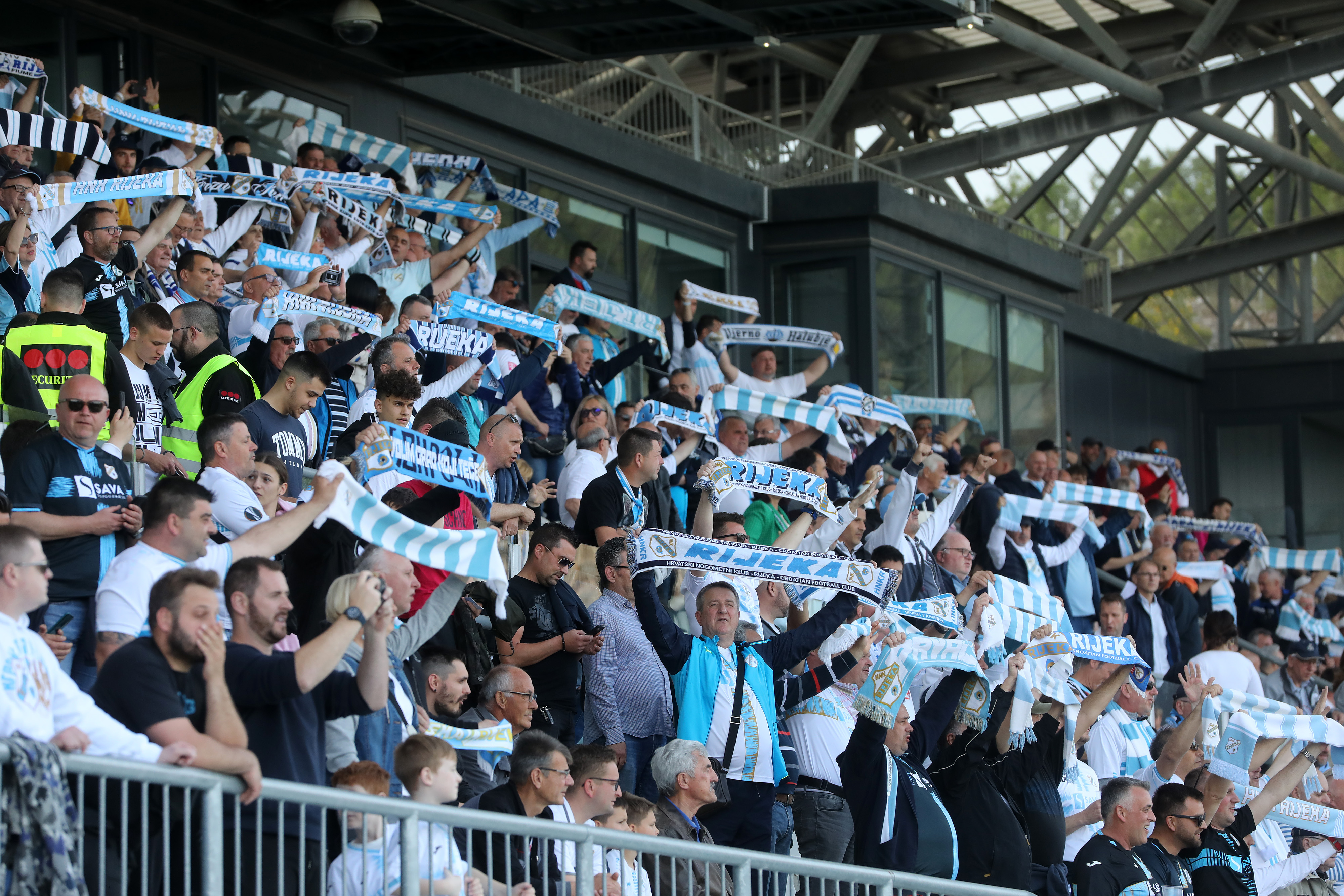 Rijeka: Navijači na tribinama prate susret 34. kola Prve HNL između Rijeke i Hajduka