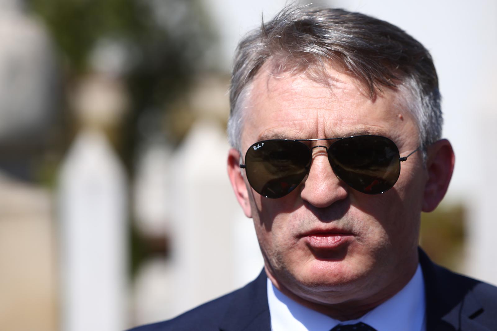 Mostar: Željko Komšić položio cvijeće i odao počast poginulim sehidima Armije Republike BiH