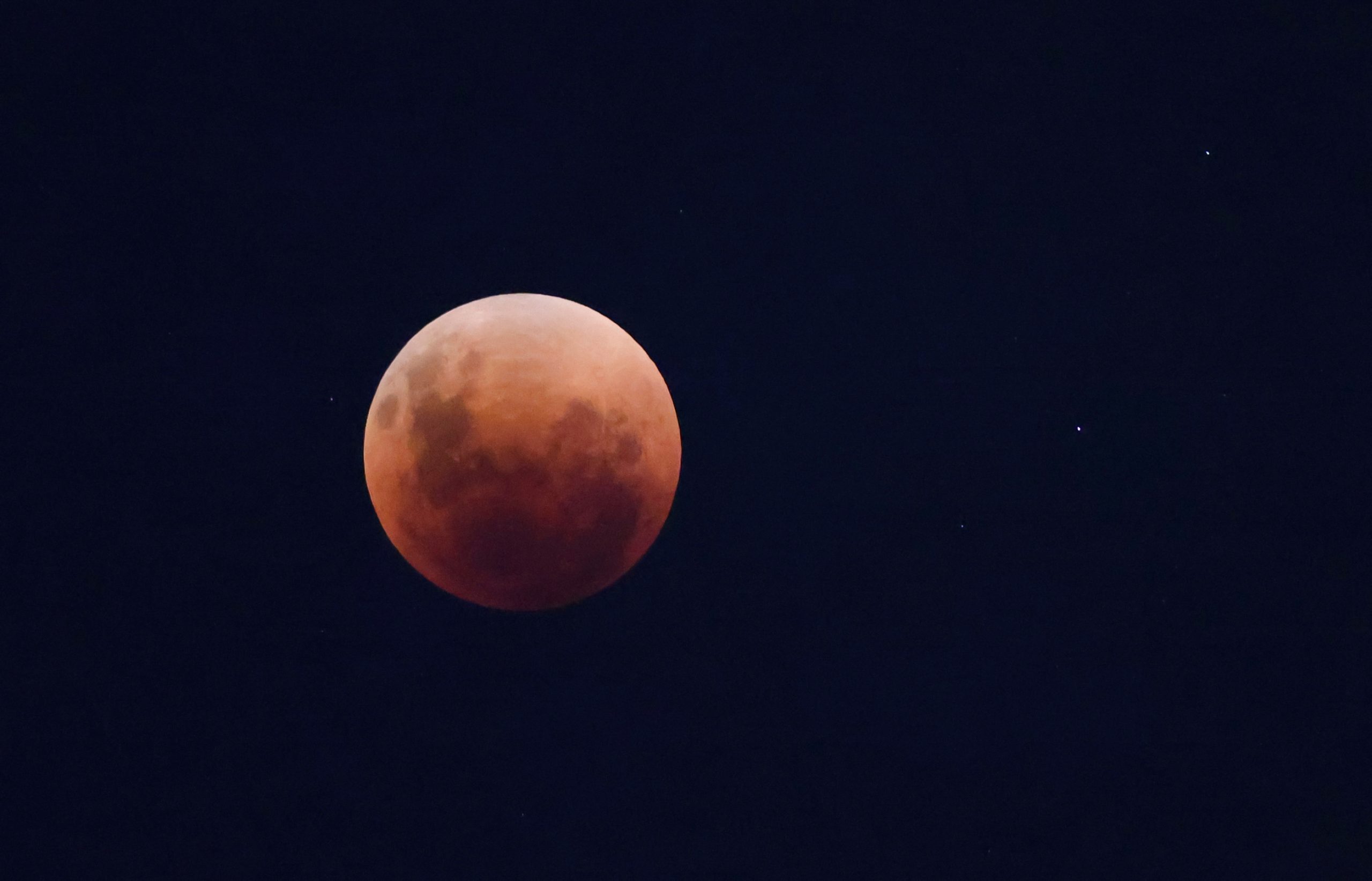 1652681474-2022-05-16T051845Z_355056536_RC238U9GEM8E_RTRMADP_3_LUNAR-ECLIPSE-CHILE-scaled.jpg
