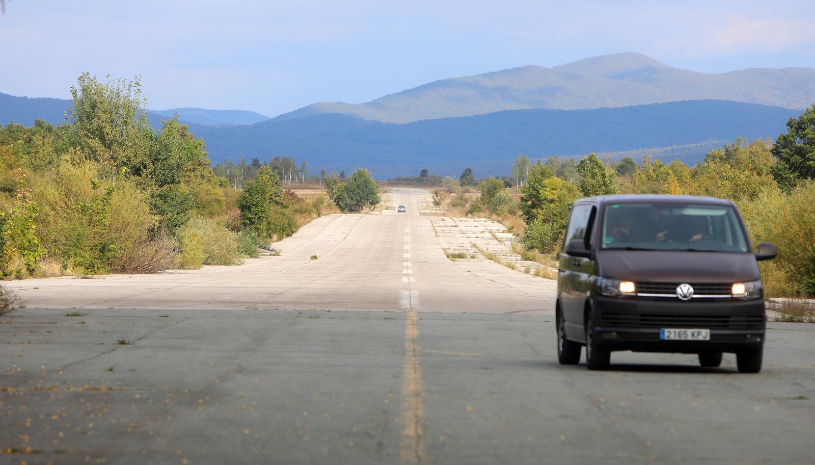 Vojni aerodrom Željava, najveći podzemni aerodrom i nekadašnja baza JNA