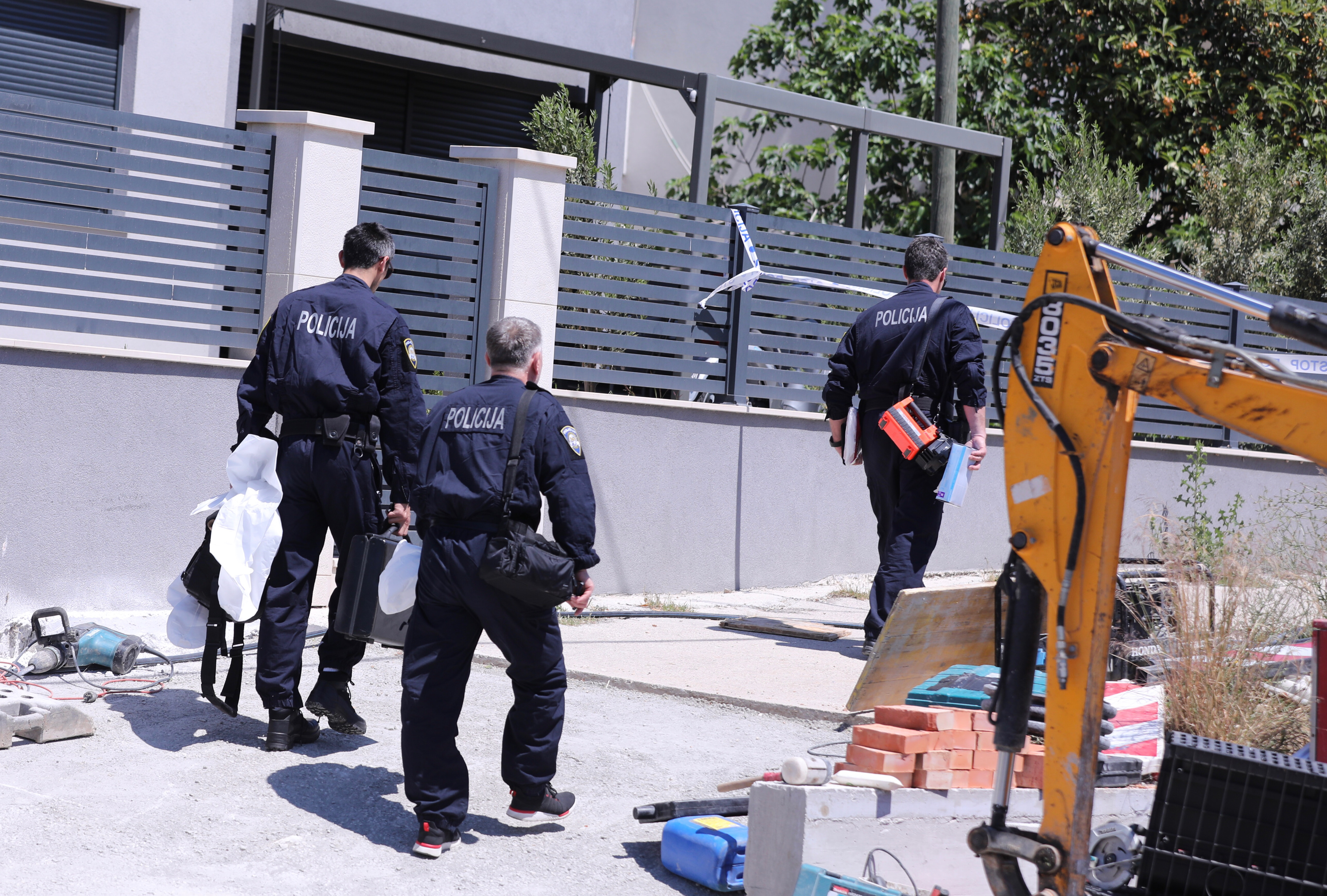 Kaštel Sućurac: Policijski očevid na mjestu gdje je sin usmrtio majku