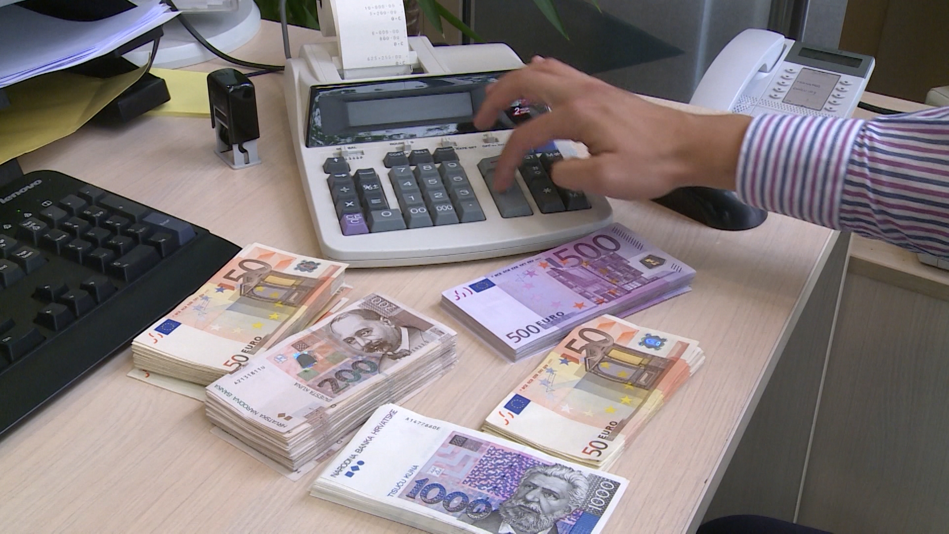 novac, novčanice, euro, kune, euri, računovodstvo