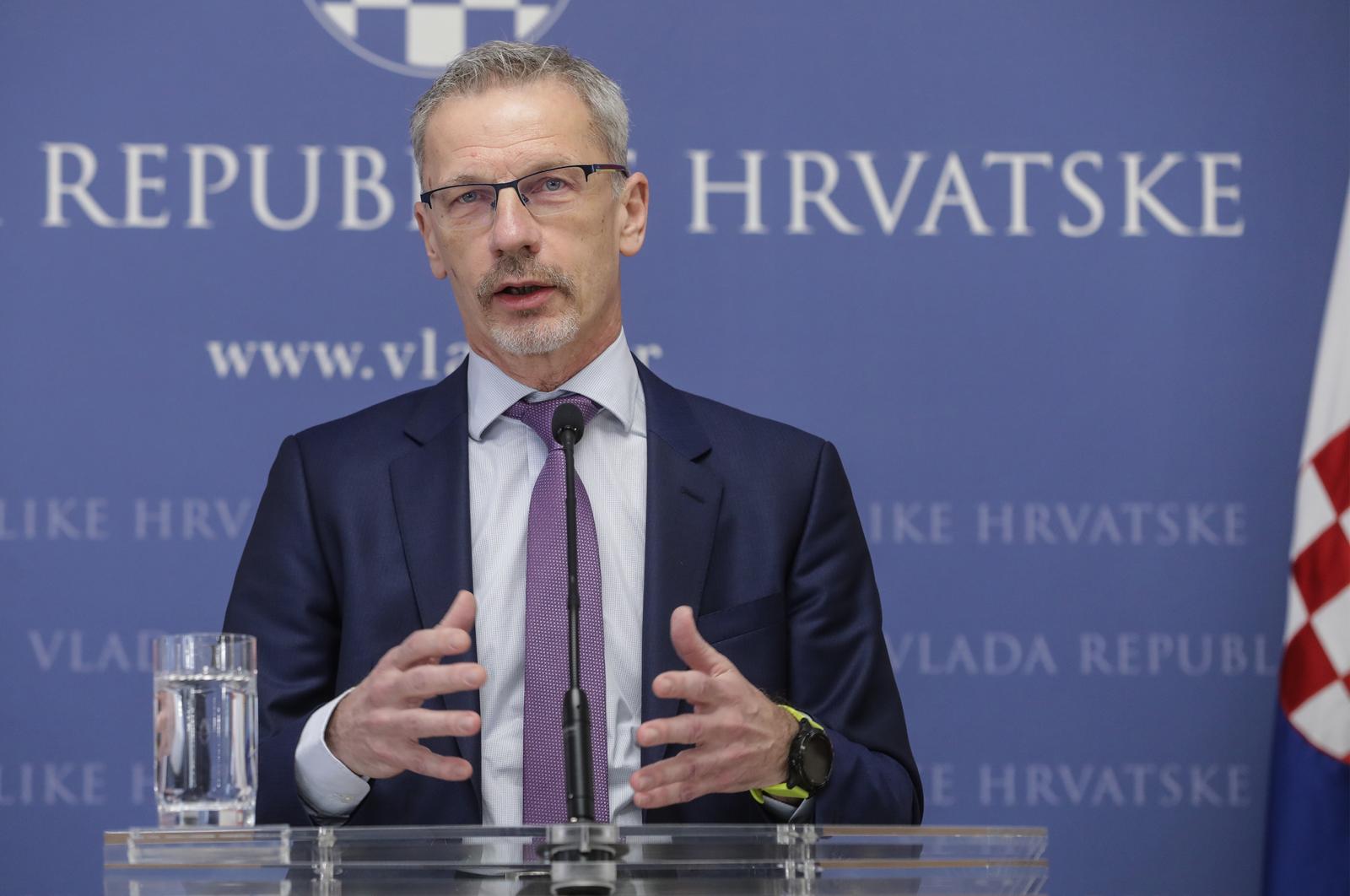 Zagreb: Plenković, Marić i Vujčić o kupnji Sberbanke za 71 milijun kuna