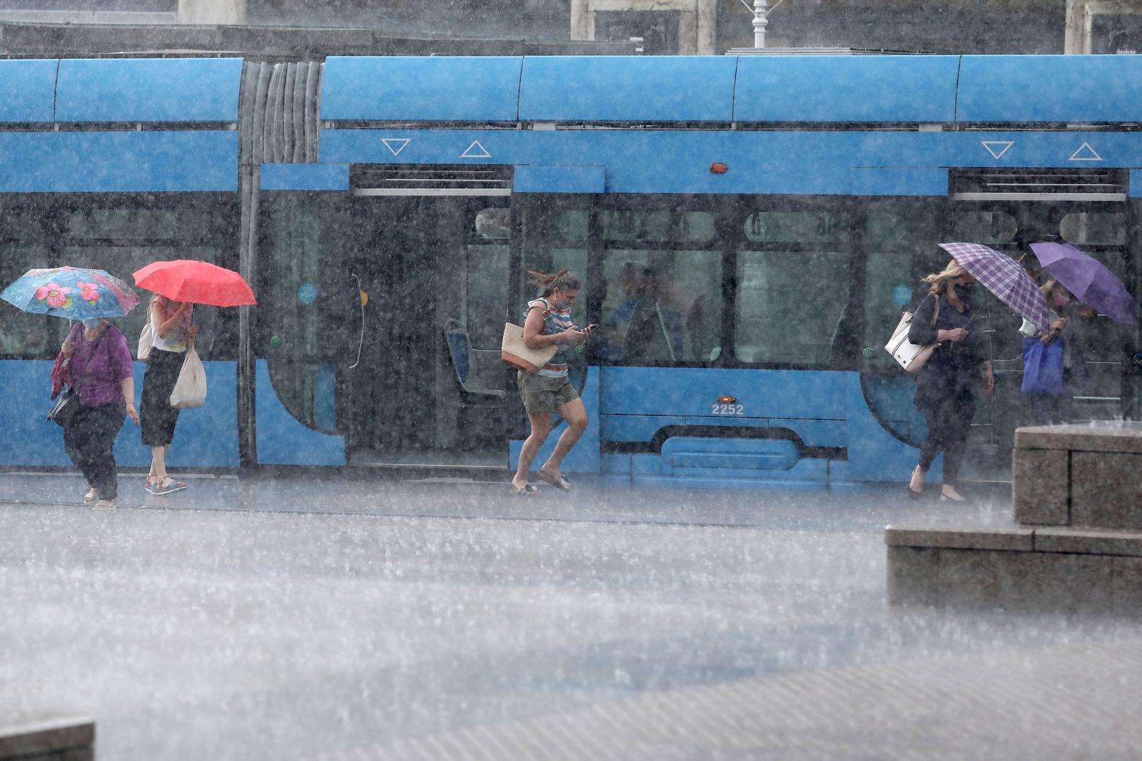 Jutarnji pljusak konačno rashladio Zagreb