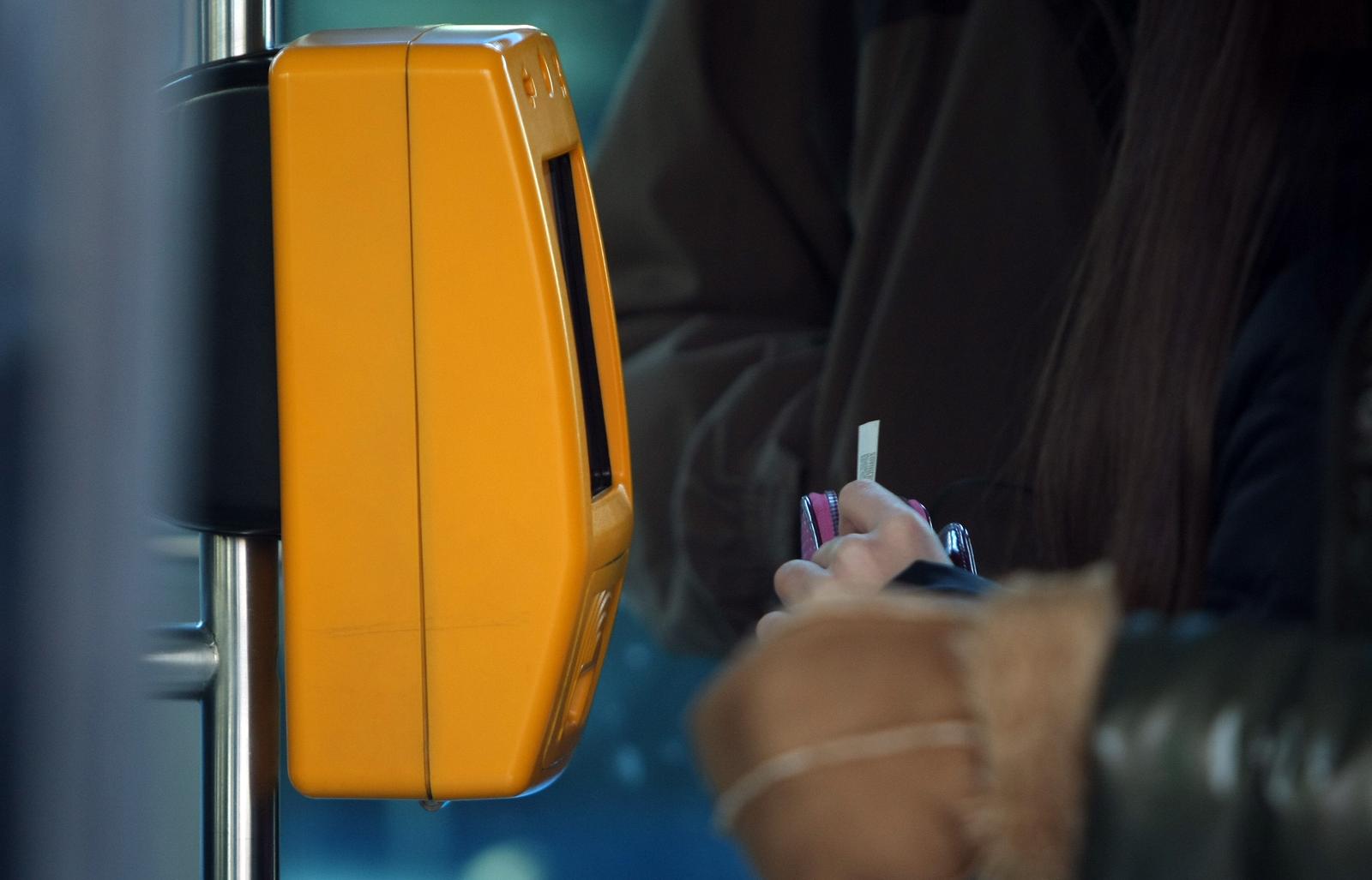 Zagreb: Putnici ZET-a jo ne znaju da li ?e se pove?ati cijena prijevoznih karata