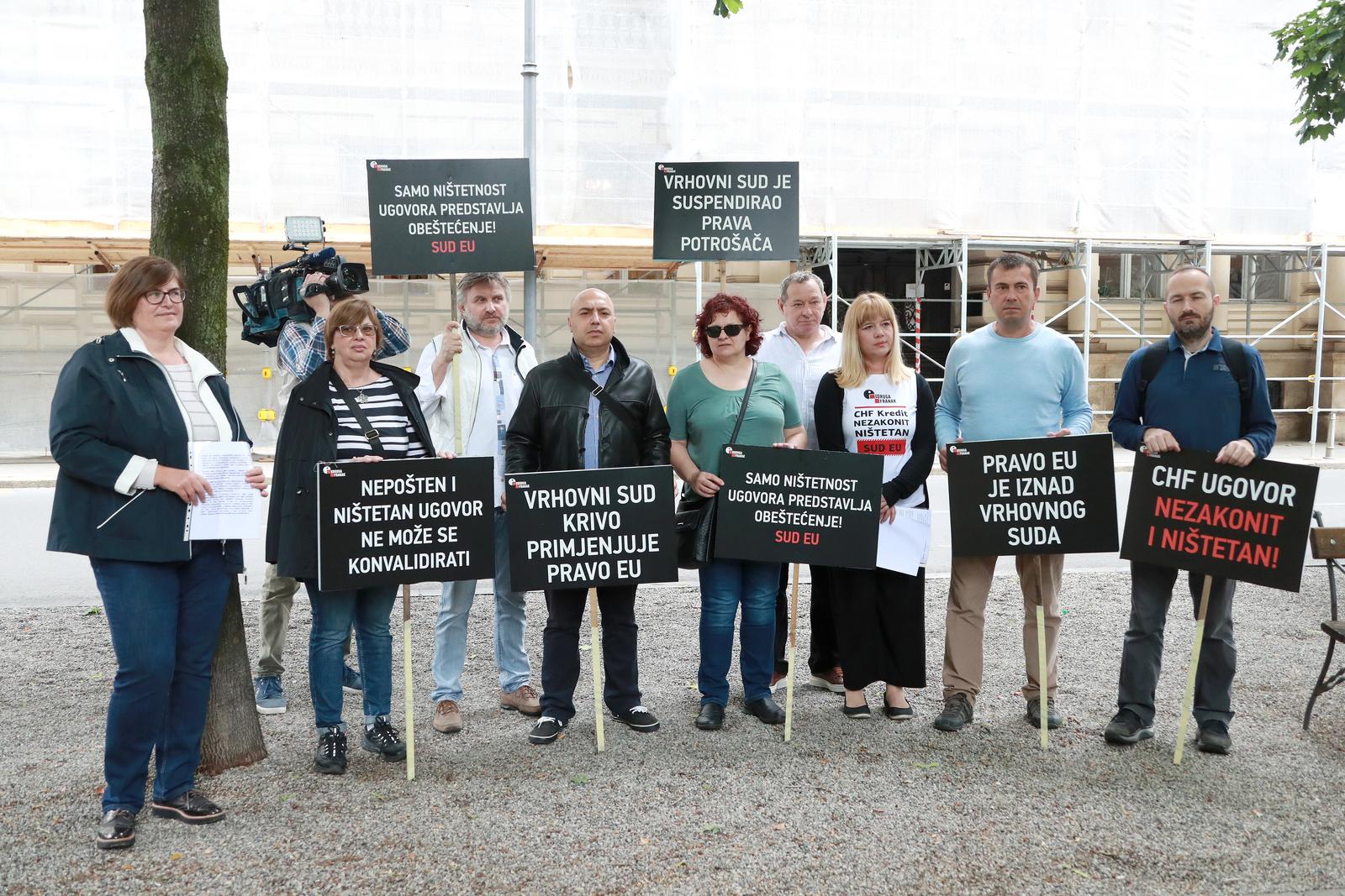 Zagreb: Udruga Franak održala konferenciju za medije na Zrinjevcu