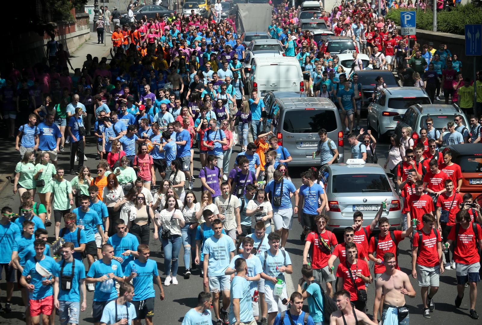 Zagreb: Maturanti u koloni na putu prema Bundeku
